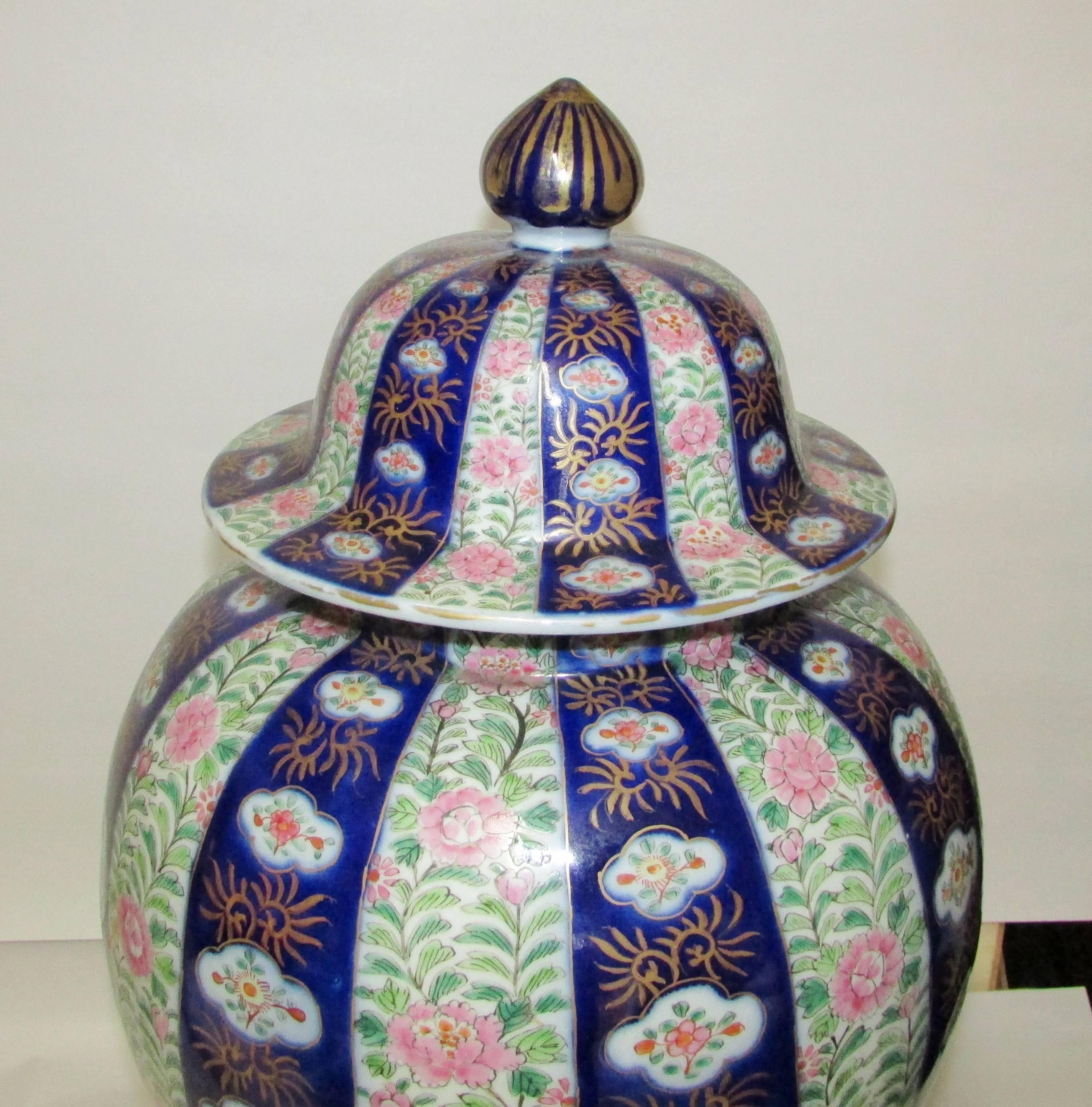 Excellent quality and skilfully painted Imari temple jar. The hand-painted decoration is a rare pattern and the quality of Fukagawa. A large size of 24 inches tall.