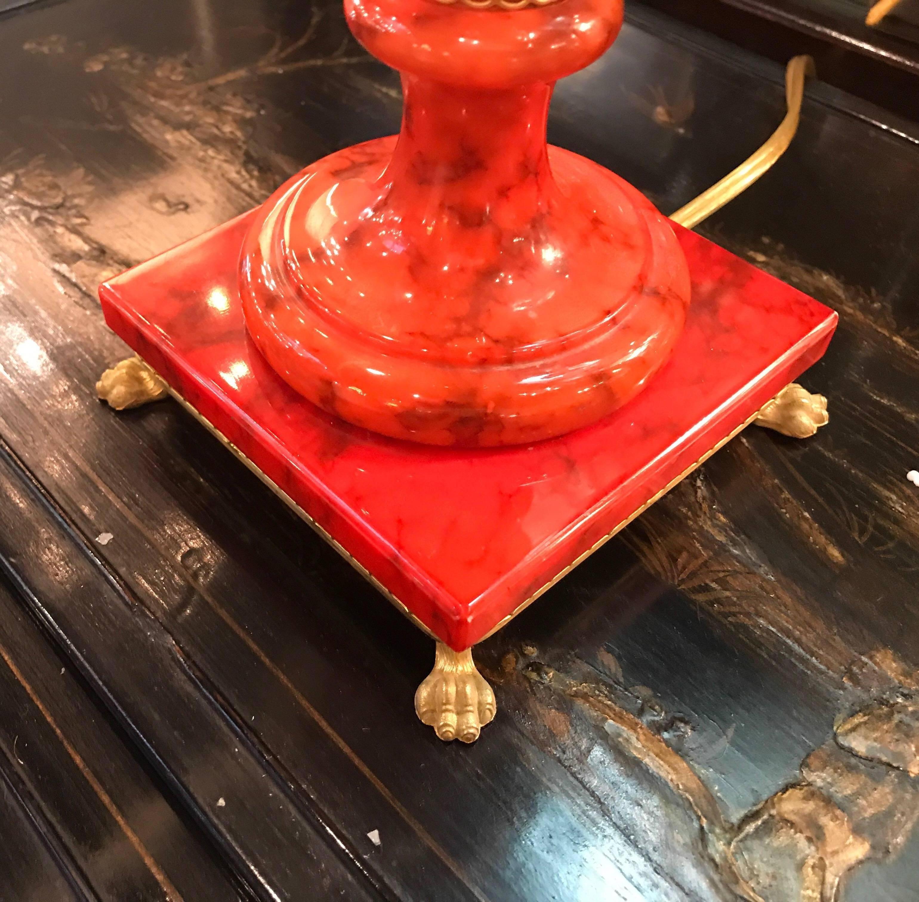 A Pair of Red Polished Italian Alabaster Urn Lamps 1