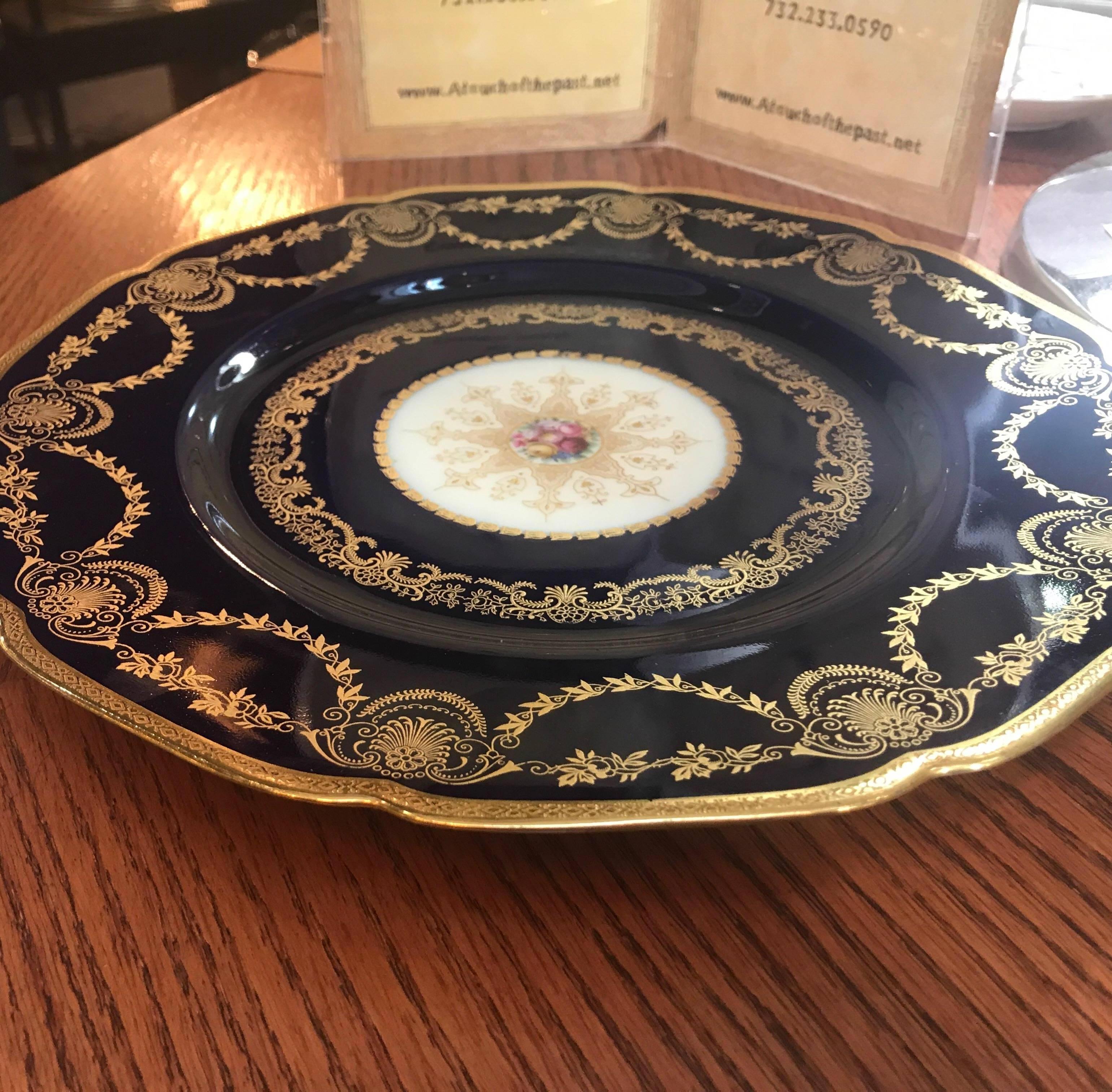 Edwardian Sumptuous Set of Ten Cobalt and Gold Service Dinner Plates