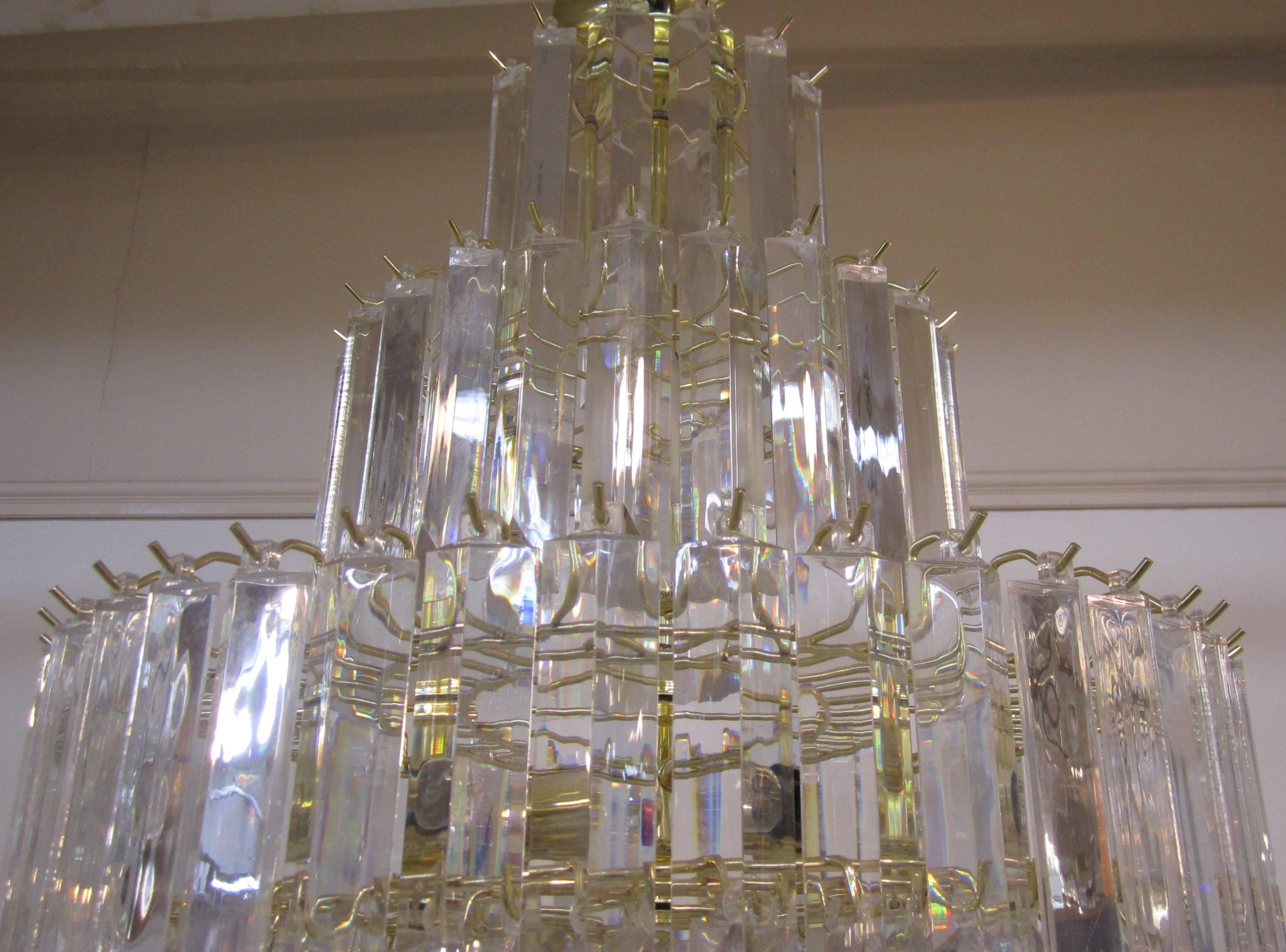 Lucite Chandelier In Good Condition In New York, NY