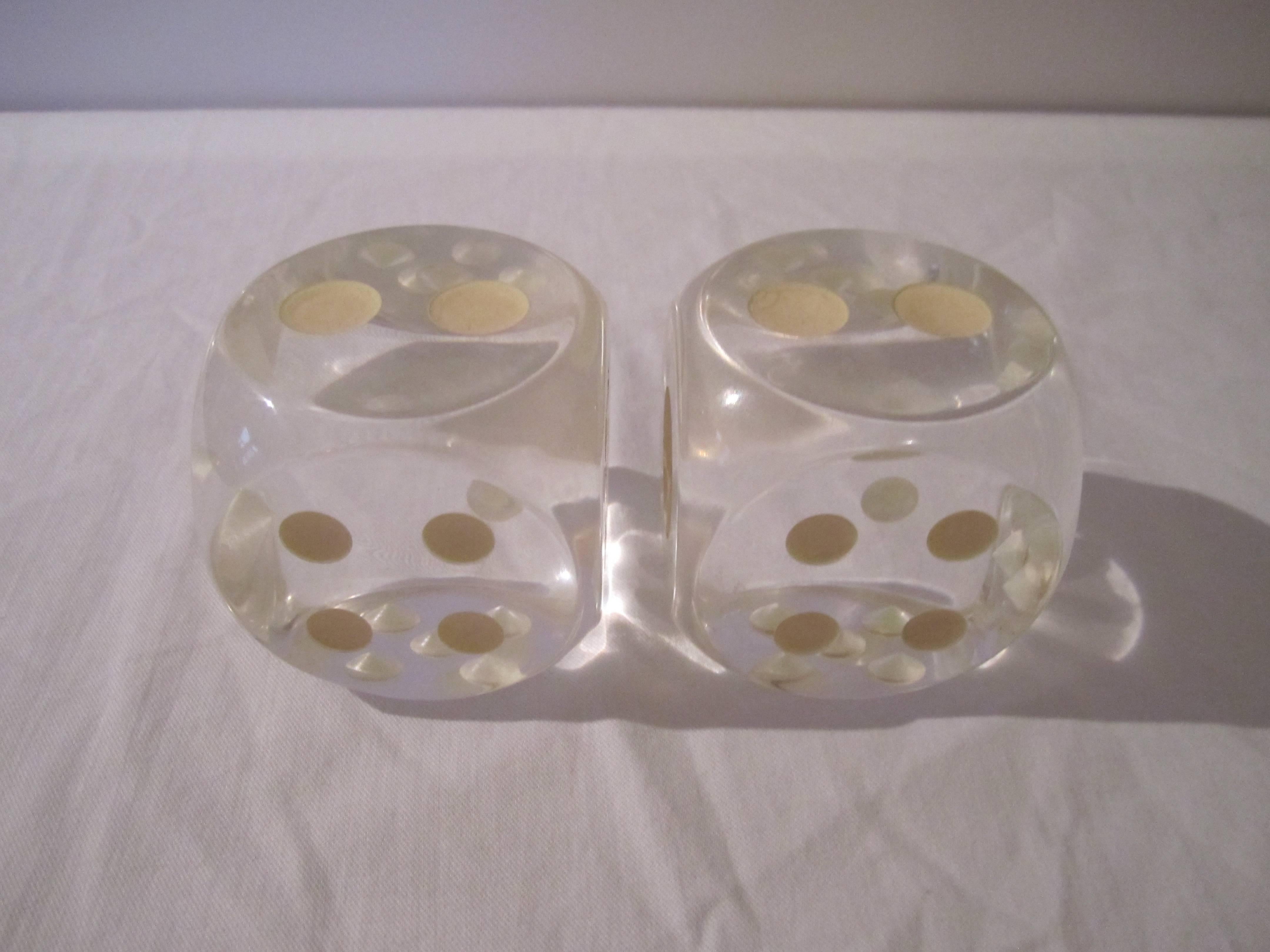 1970s Modern Pair of Lucite Dice In Good Condition In New York, NY