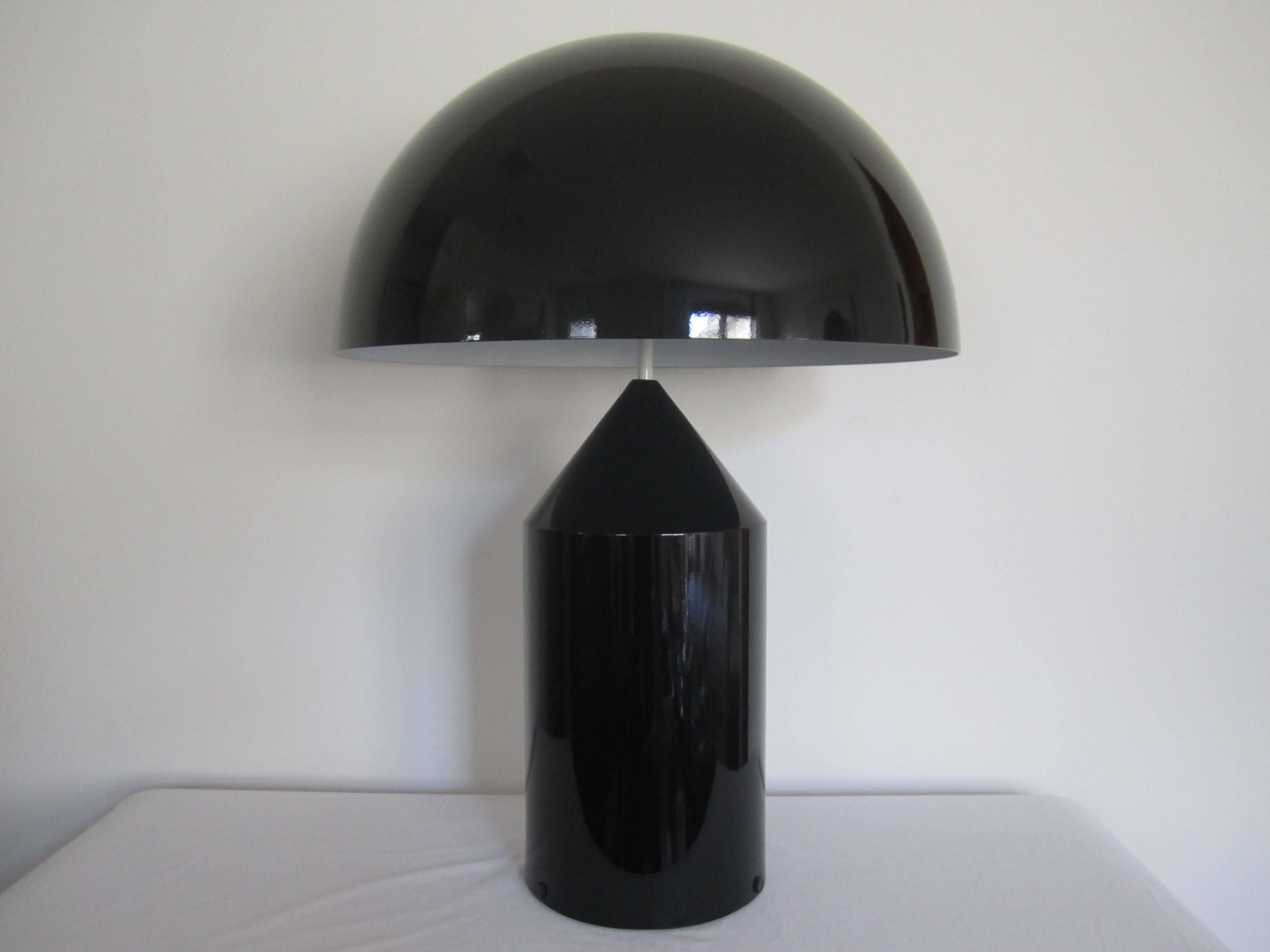 A stunning and substantial modern Italian black table or desk lamp with dome shade by OLUCE. Excellent condition, with makers mark. 26