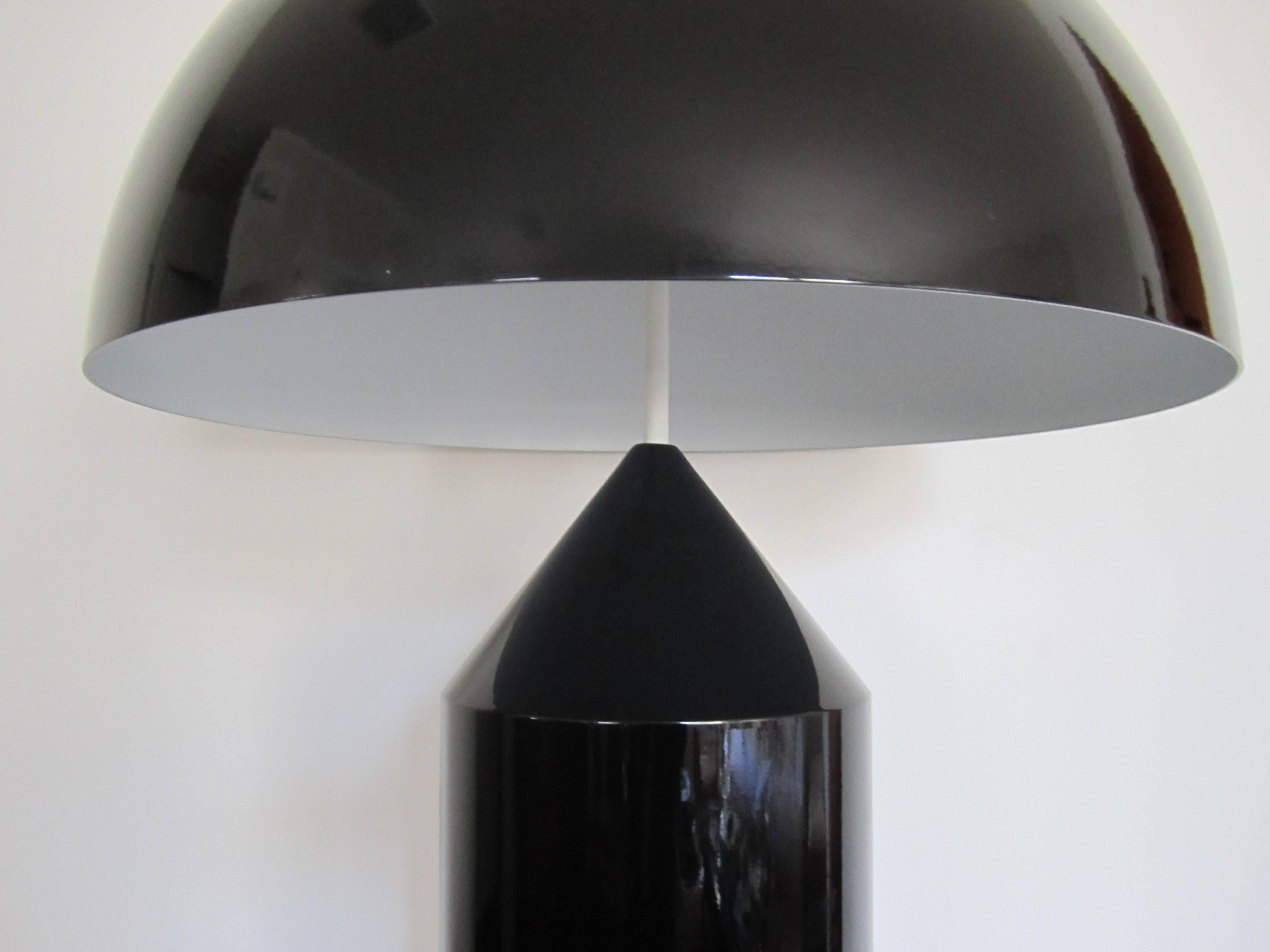 20th Century Italian Modern Black Table or Desk Lamp by Oluce