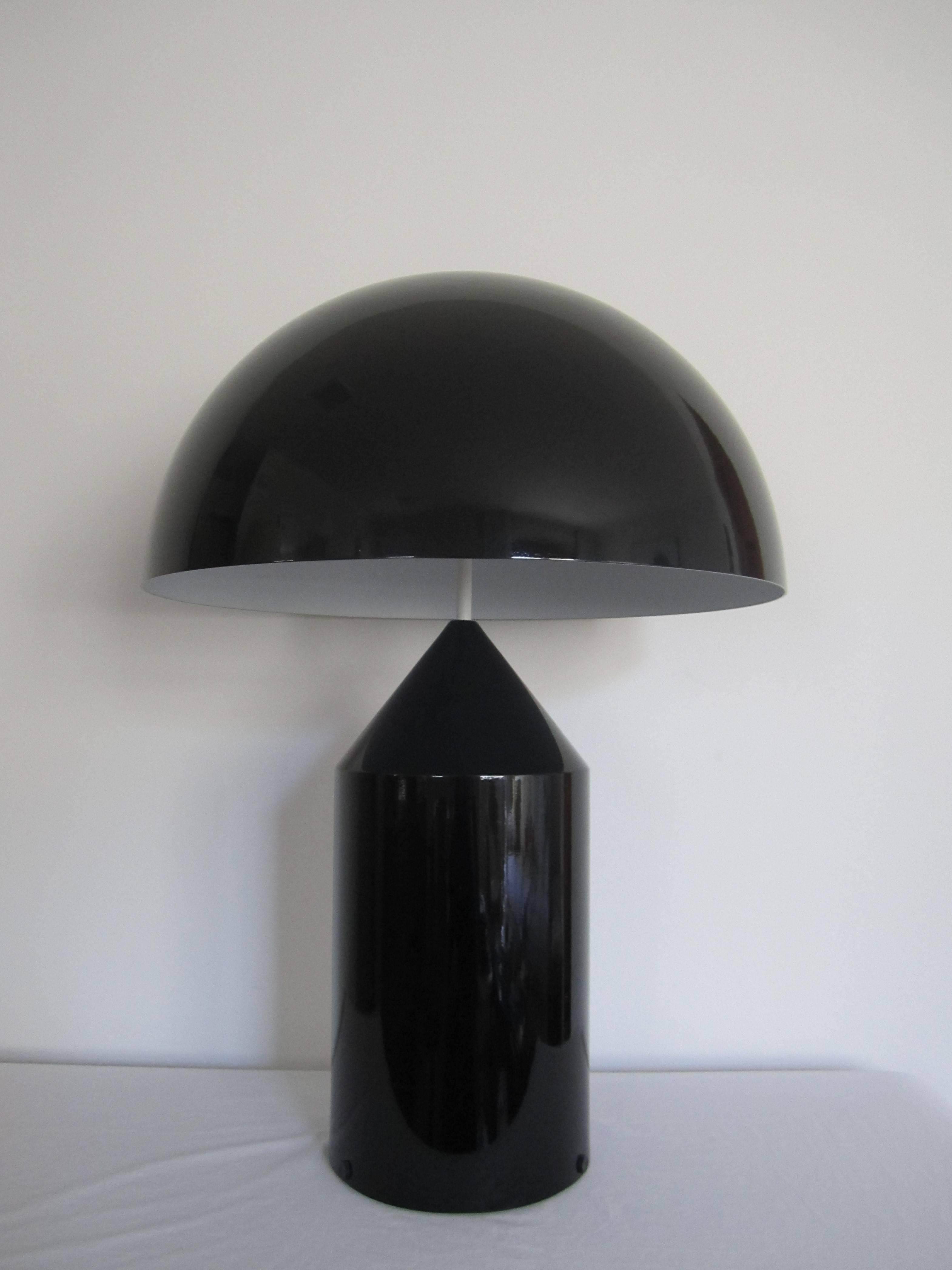 Italian Modern Black Table or Desk Lamp by Oluce 2