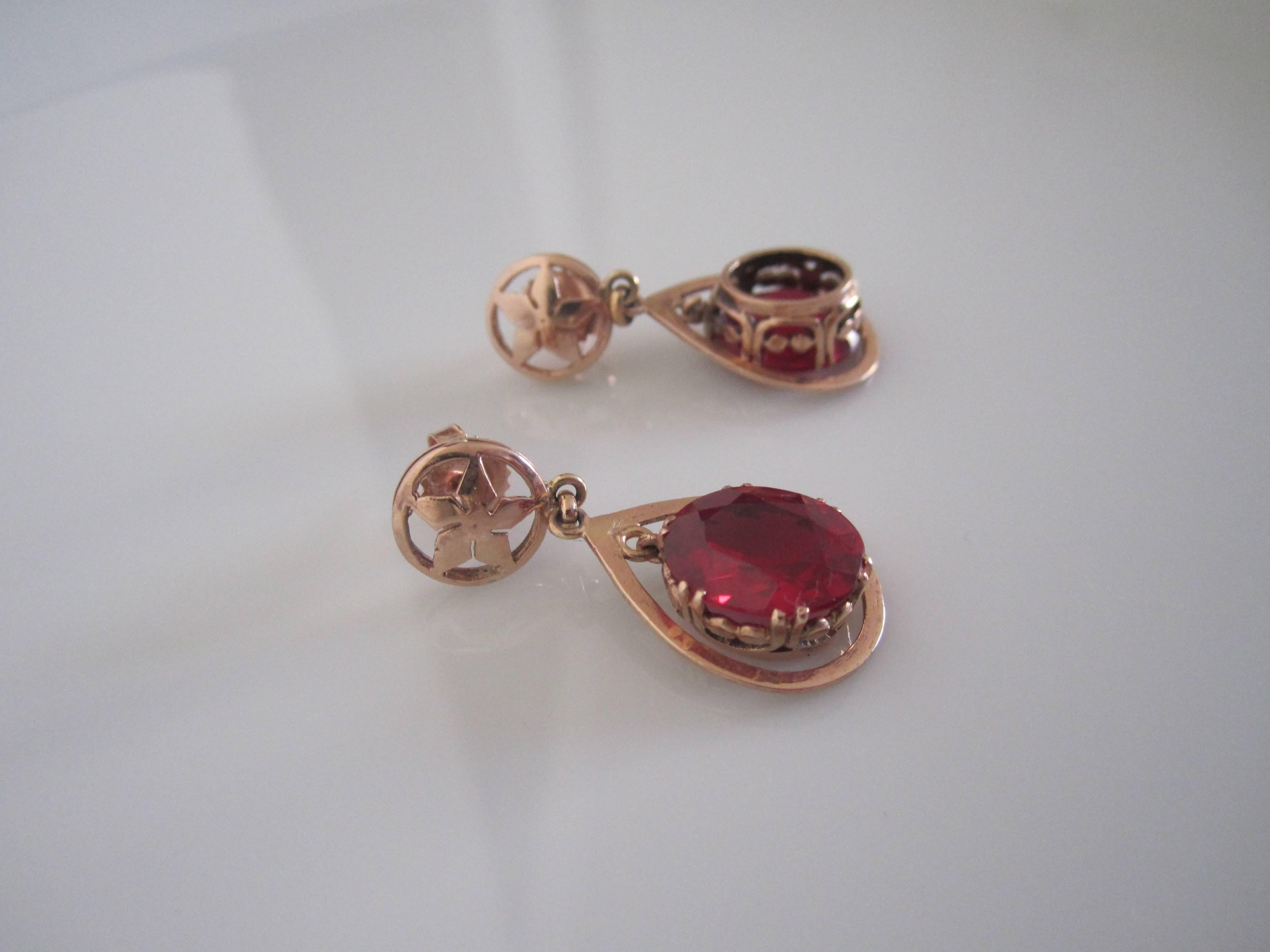 Vintage 14-Karat Pink Gold Earrings with Red Ruby Style Stones In Excellent Condition In New York, NY