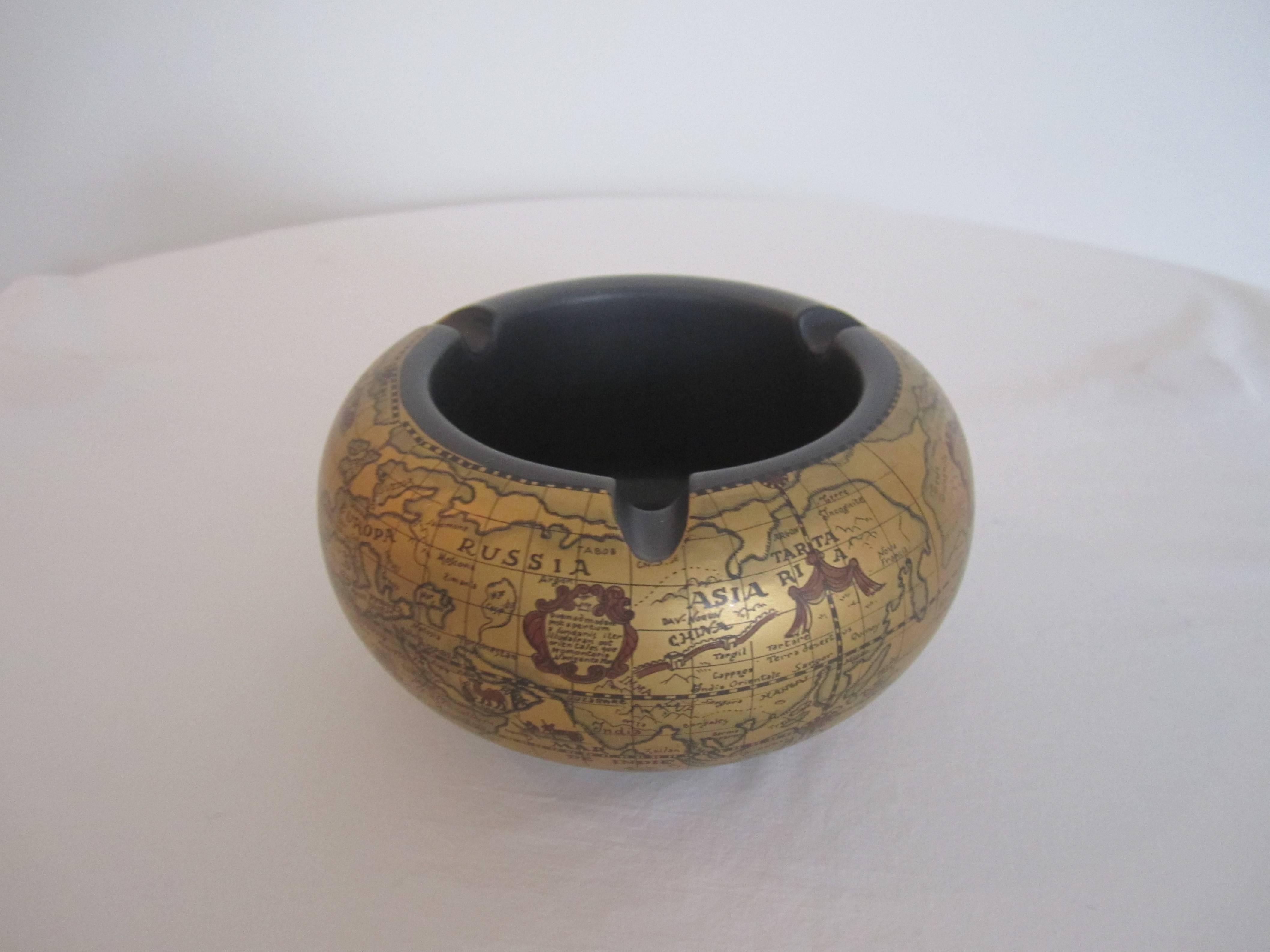 World Globe Ashtray or Bowl from Italy In Excellent Condition In New York, NY