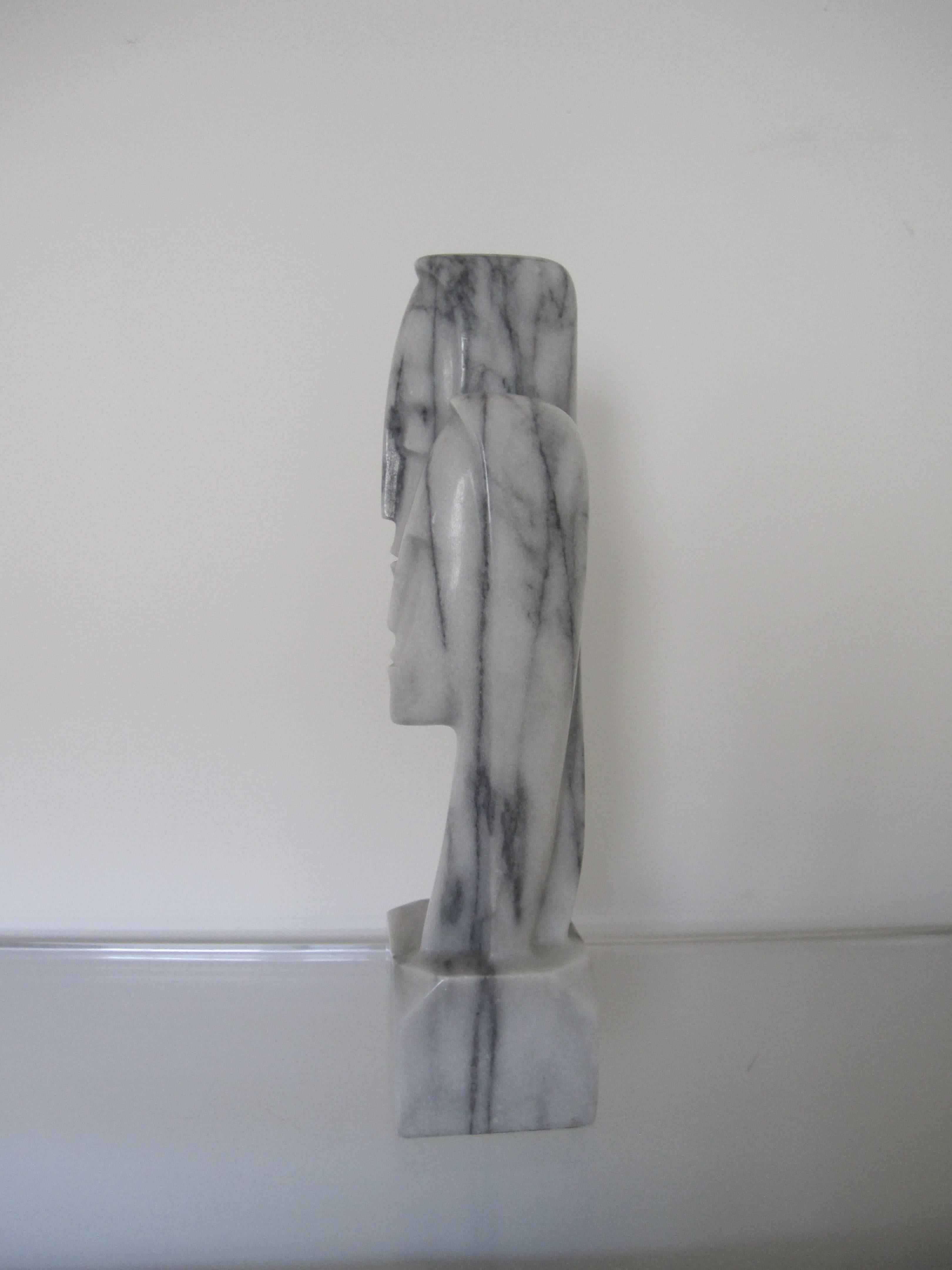 Marble Male and Female Sculpture In Good Condition For Sale In New York, NY