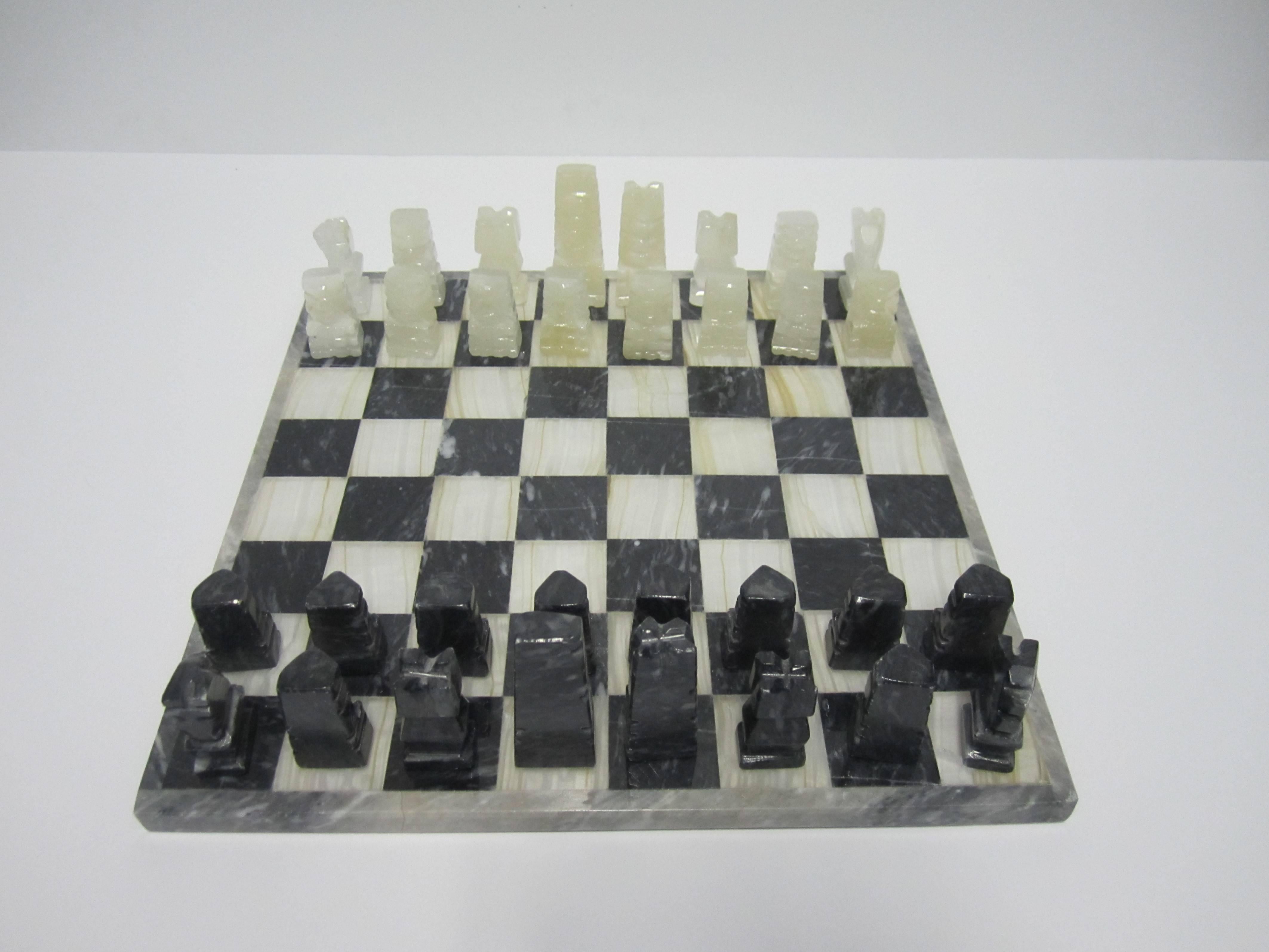 Vintage Modern Black and White Marble and Onyx Chess Set, Circa 1970s In Good Condition In New York, NY
