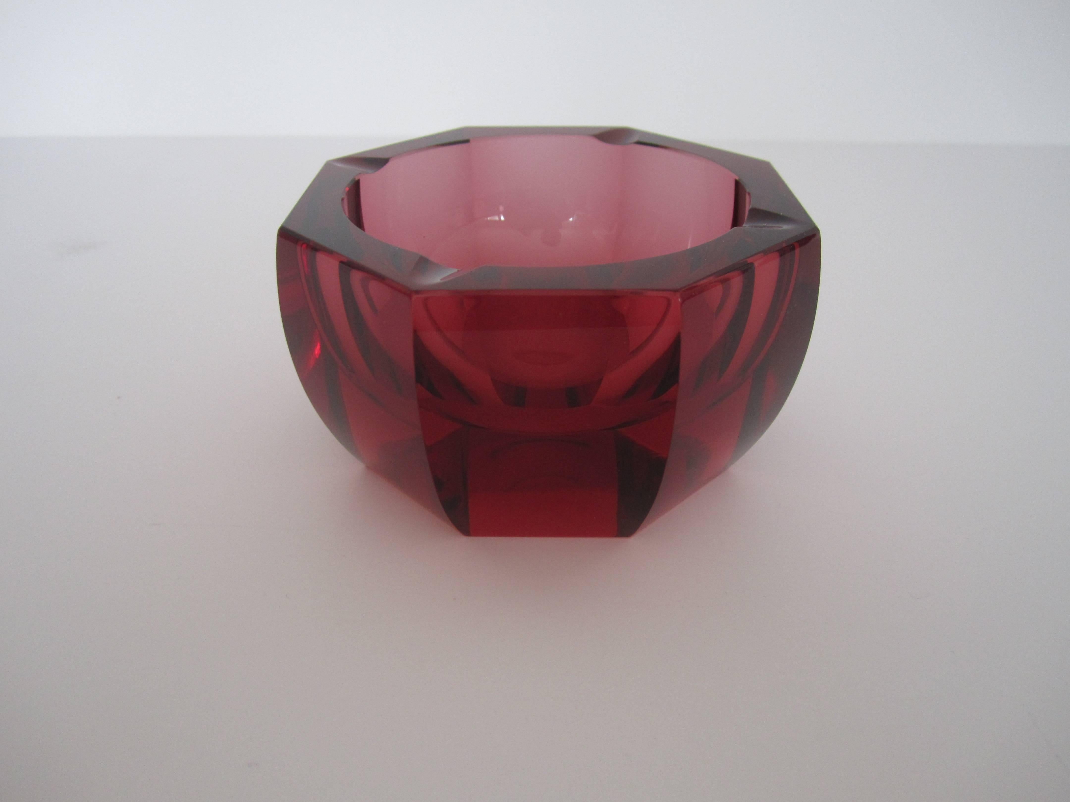 From Moser, a luxury crystal glass company, a gorgeous ruby red octagonal crystal bowl or ashtray. With Markers Mark on bottom as seen in image. Excellent condition with no chips.