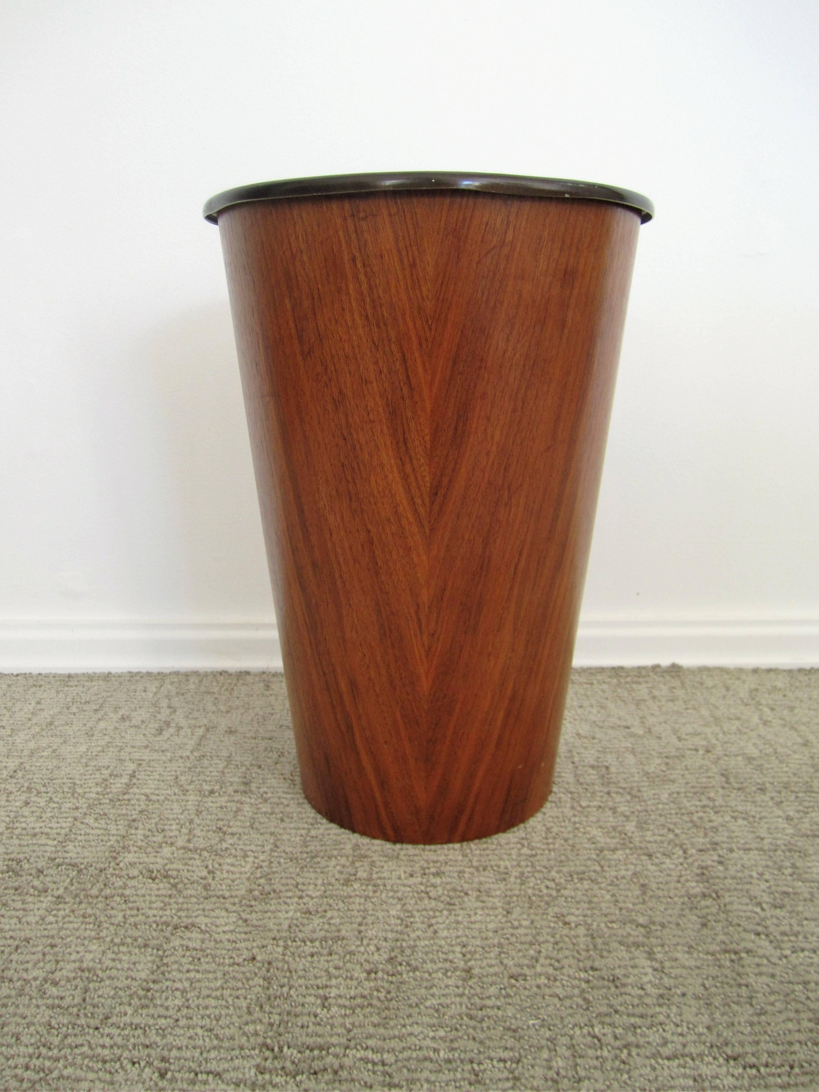 Metal Midcentury Scandinavian Modern Wastebasket or Trash Can