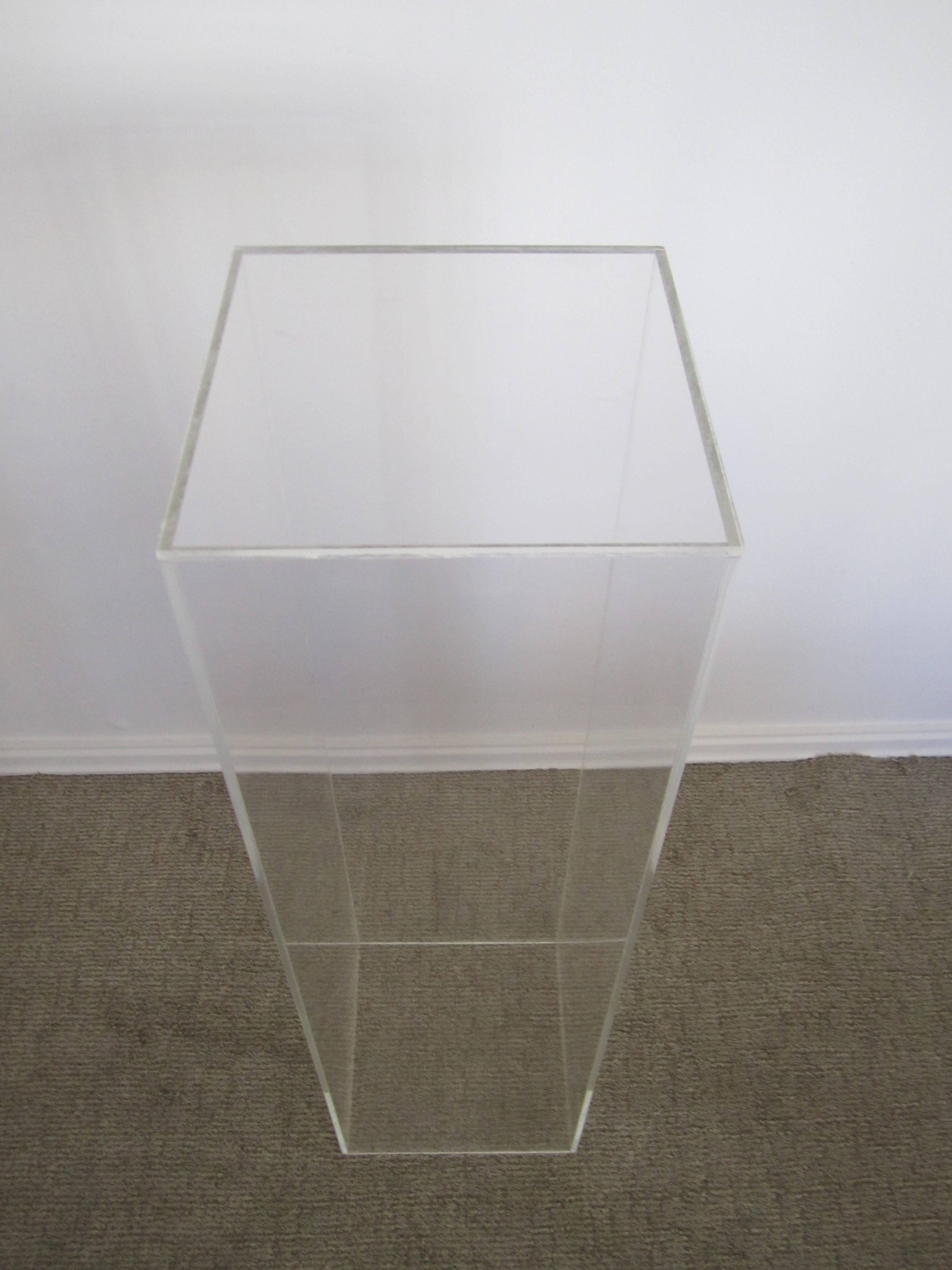 acrylic pedestal table