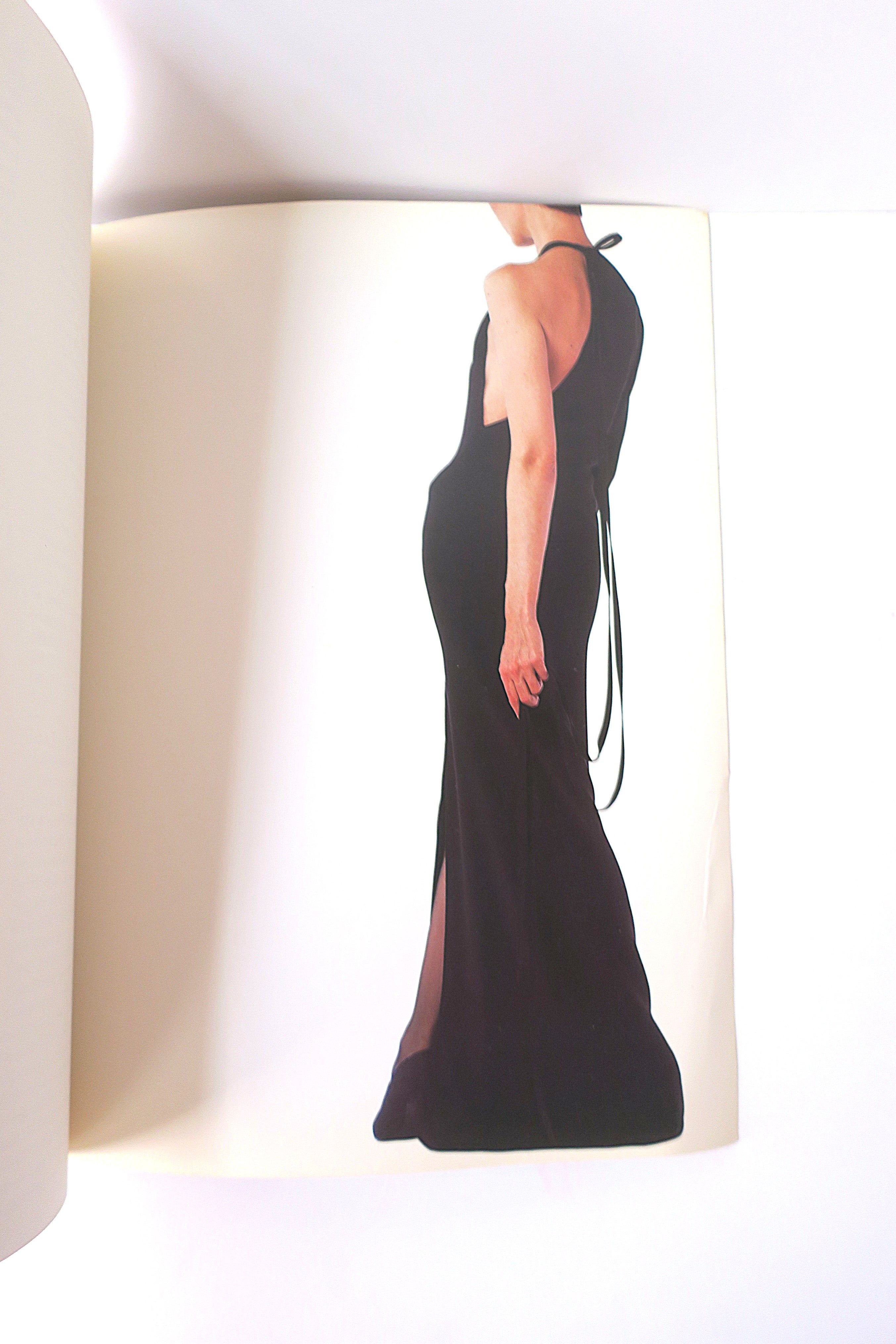 Geoffrey Beene, Exhibition Book, First 25 Years, New York, 1988 im Angebot
