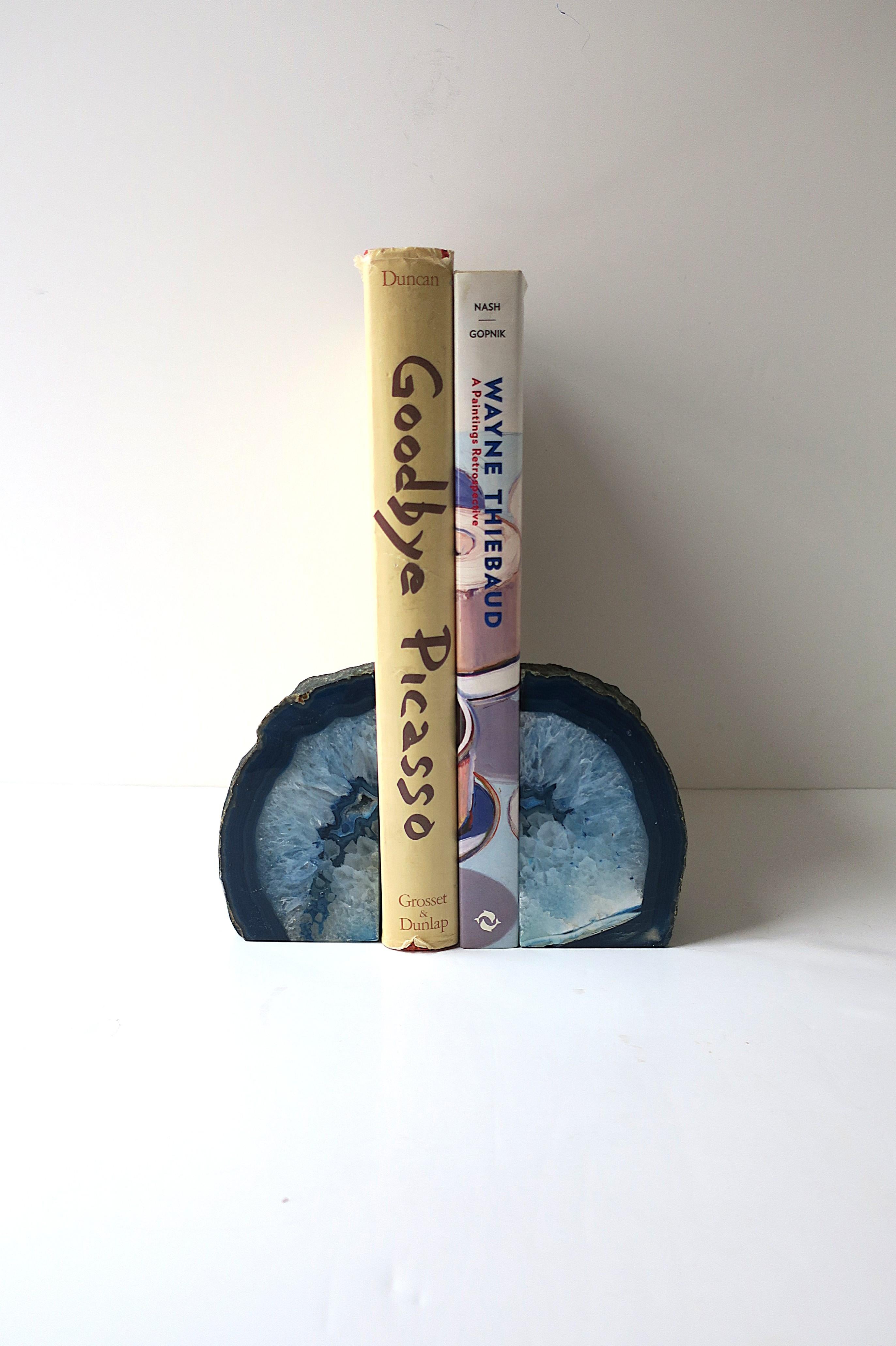 Sujetalibros o Objetos Decorativos de Ágata Azul y Ónice, Pareja en Bueno estado para la venta en New York, NY