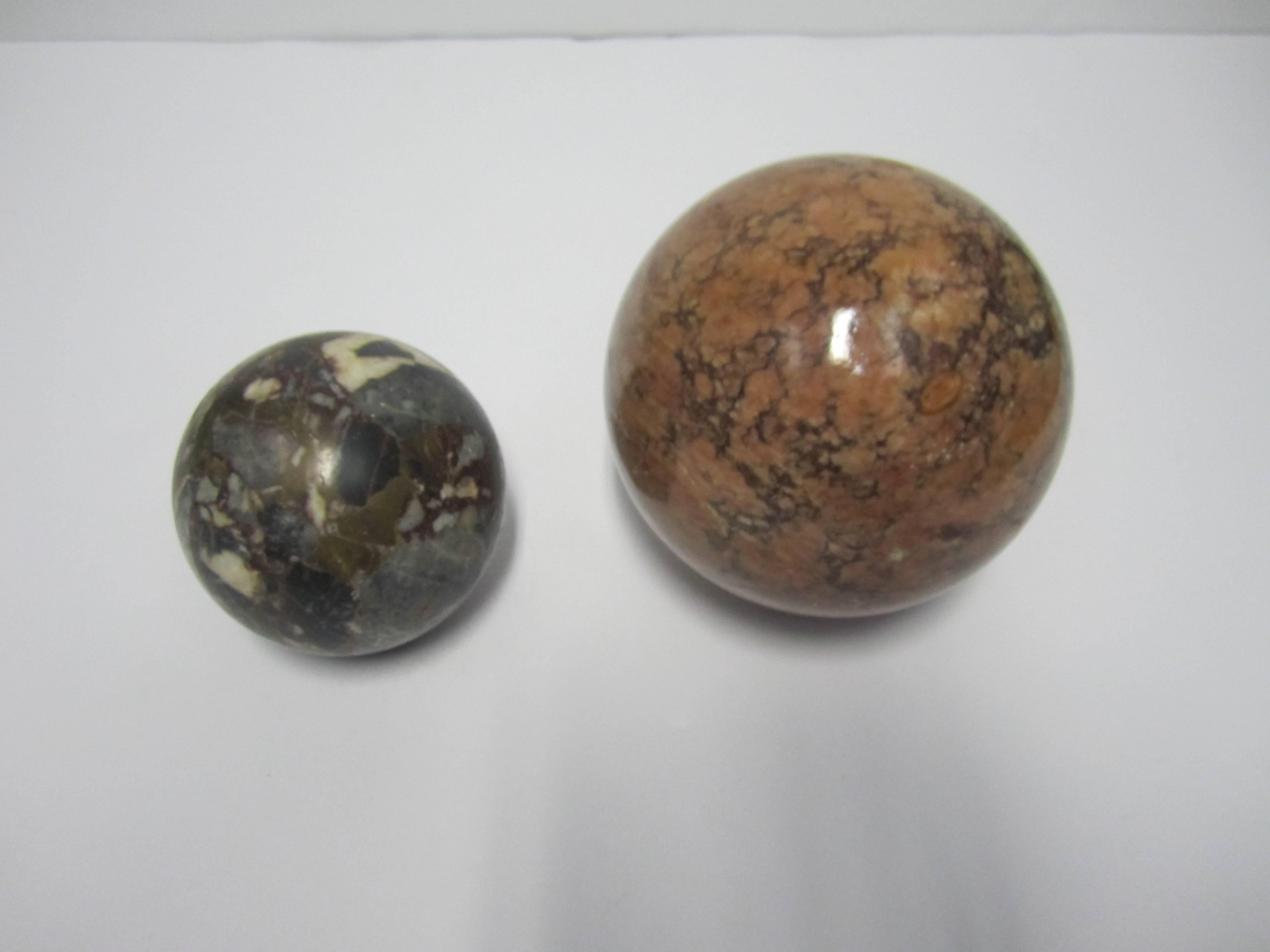 Pair of Vintage Modern Marble Spheres, 1970s 3