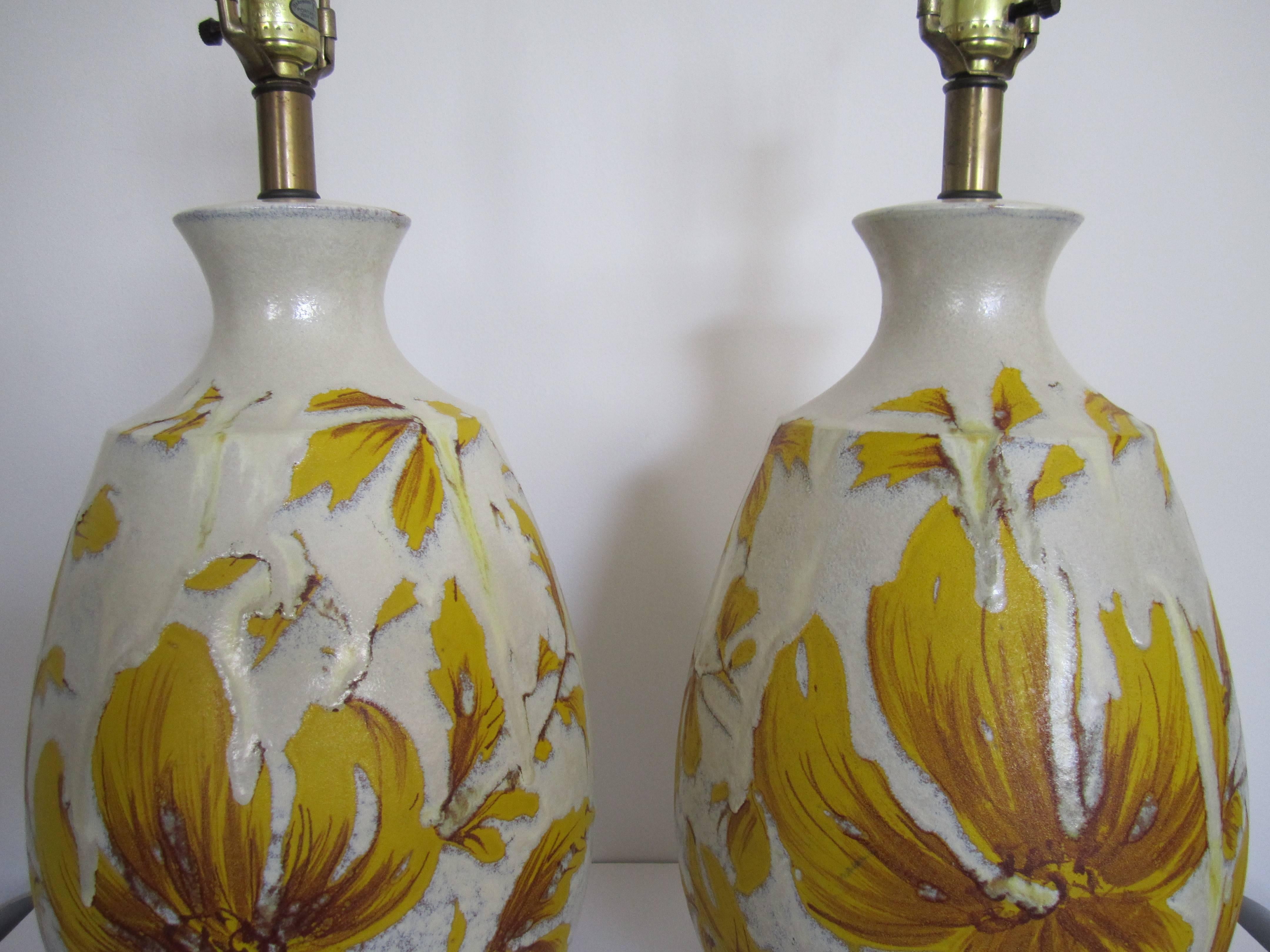 Yellow and White Terracotta Pottery Table Lamps with Flowers, Pair, 1960s 2