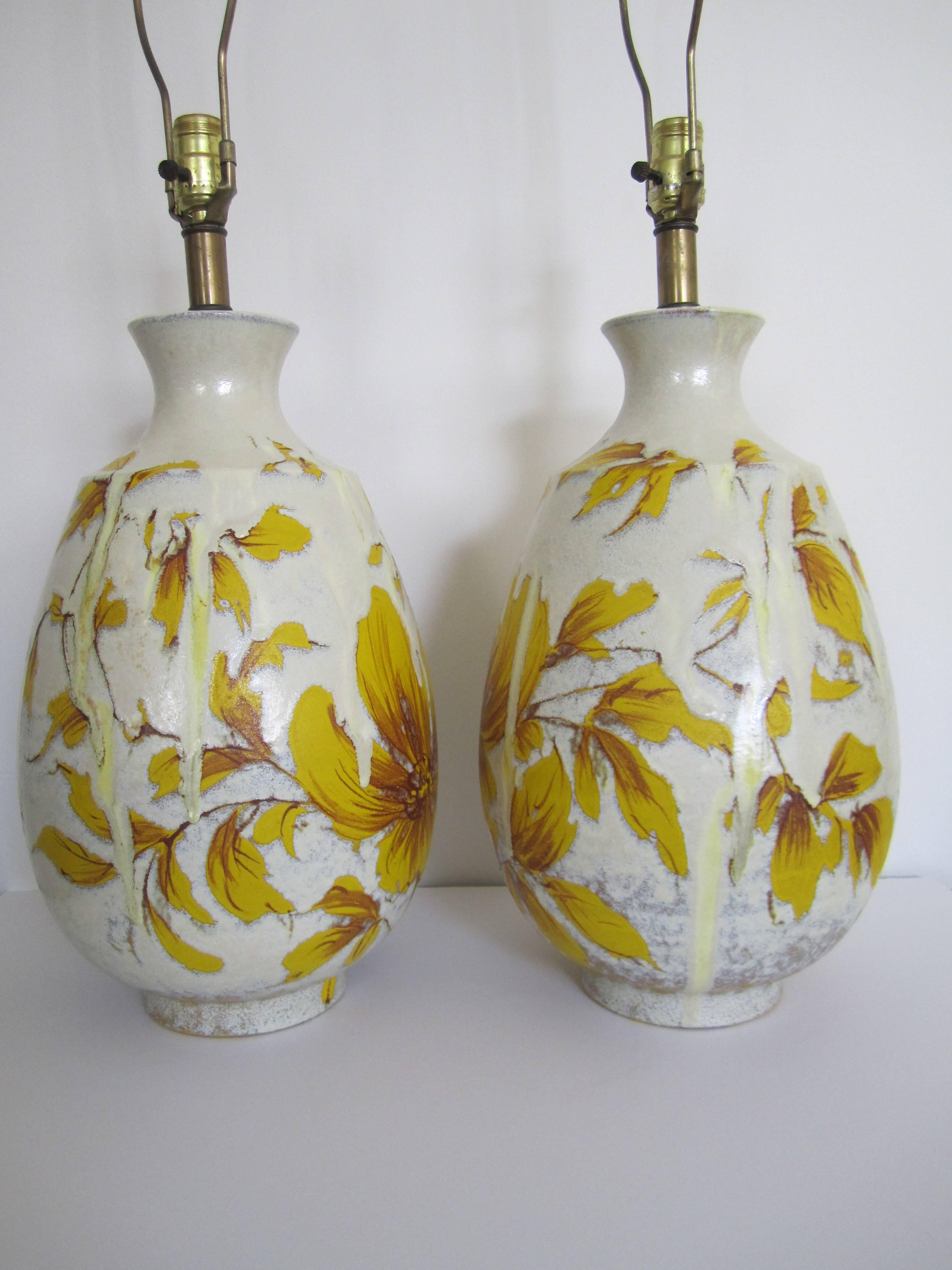 Yellow and White Terracotta Pottery Table Lamps with Flowers, Pair, 1960s 3