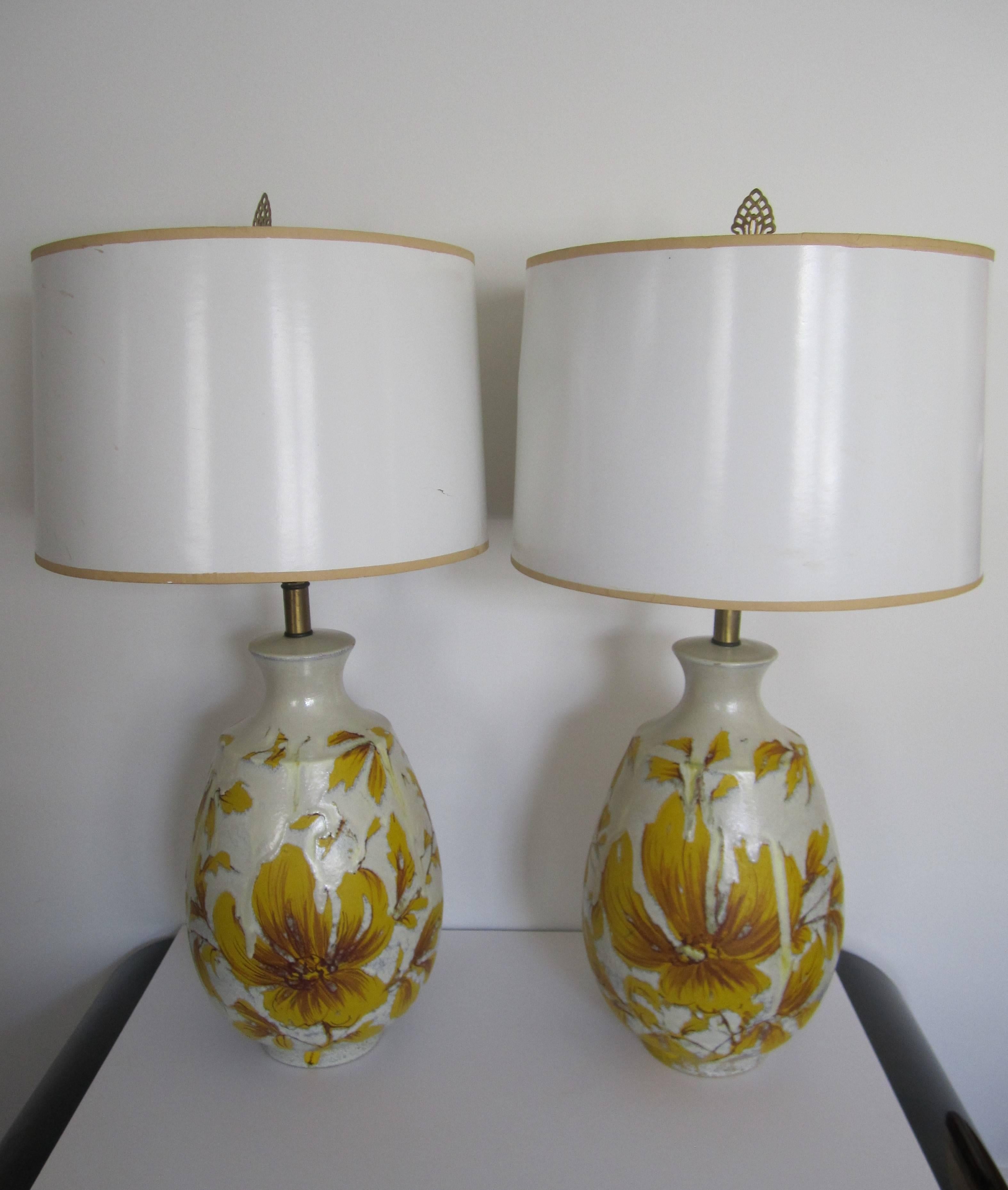 Yellow and White Terracotta Pottery Table Lamps with Flowers, Pair, 1960s 5