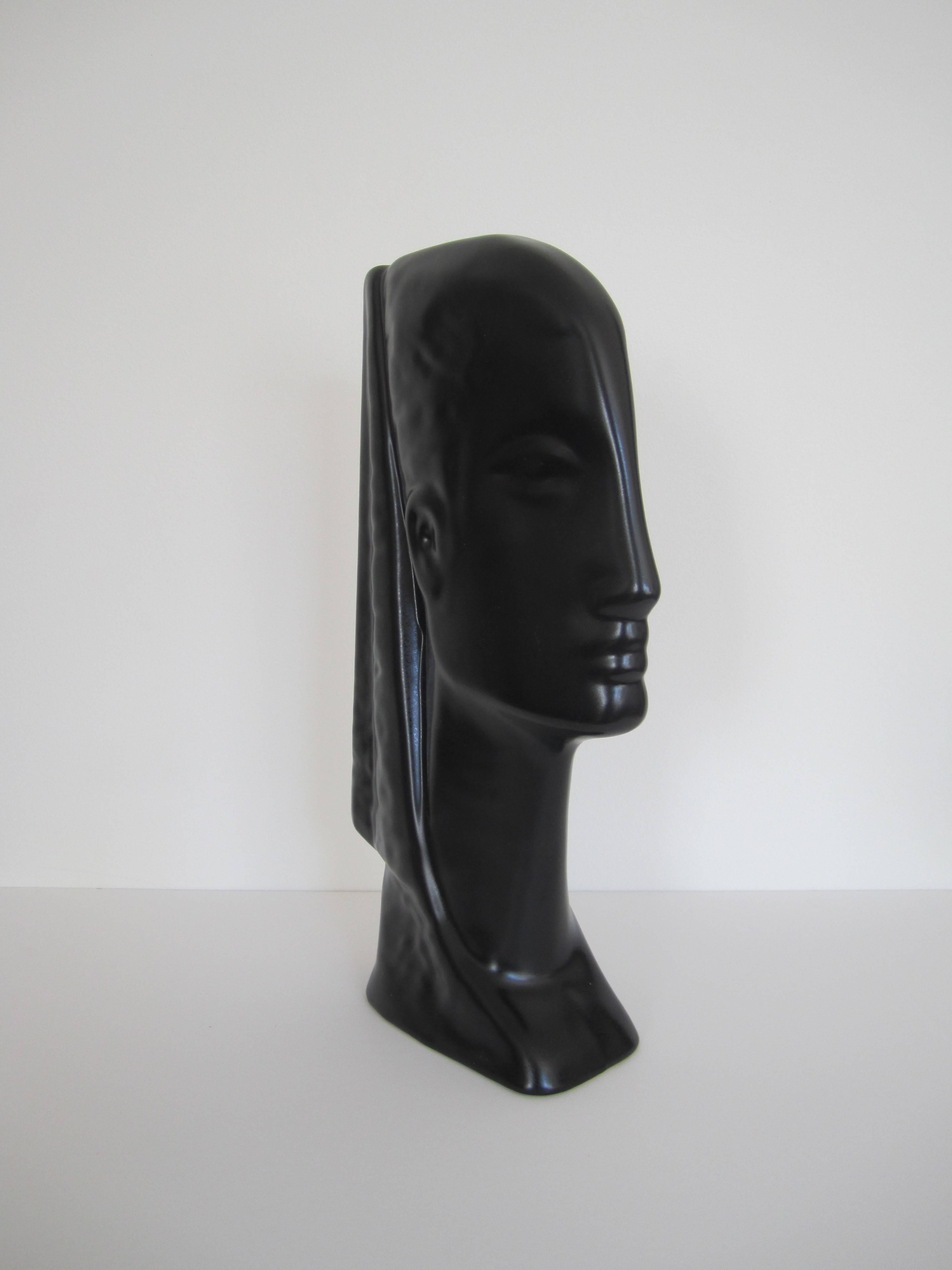 Céramique Sculpture de buste de visage féminin  en vente