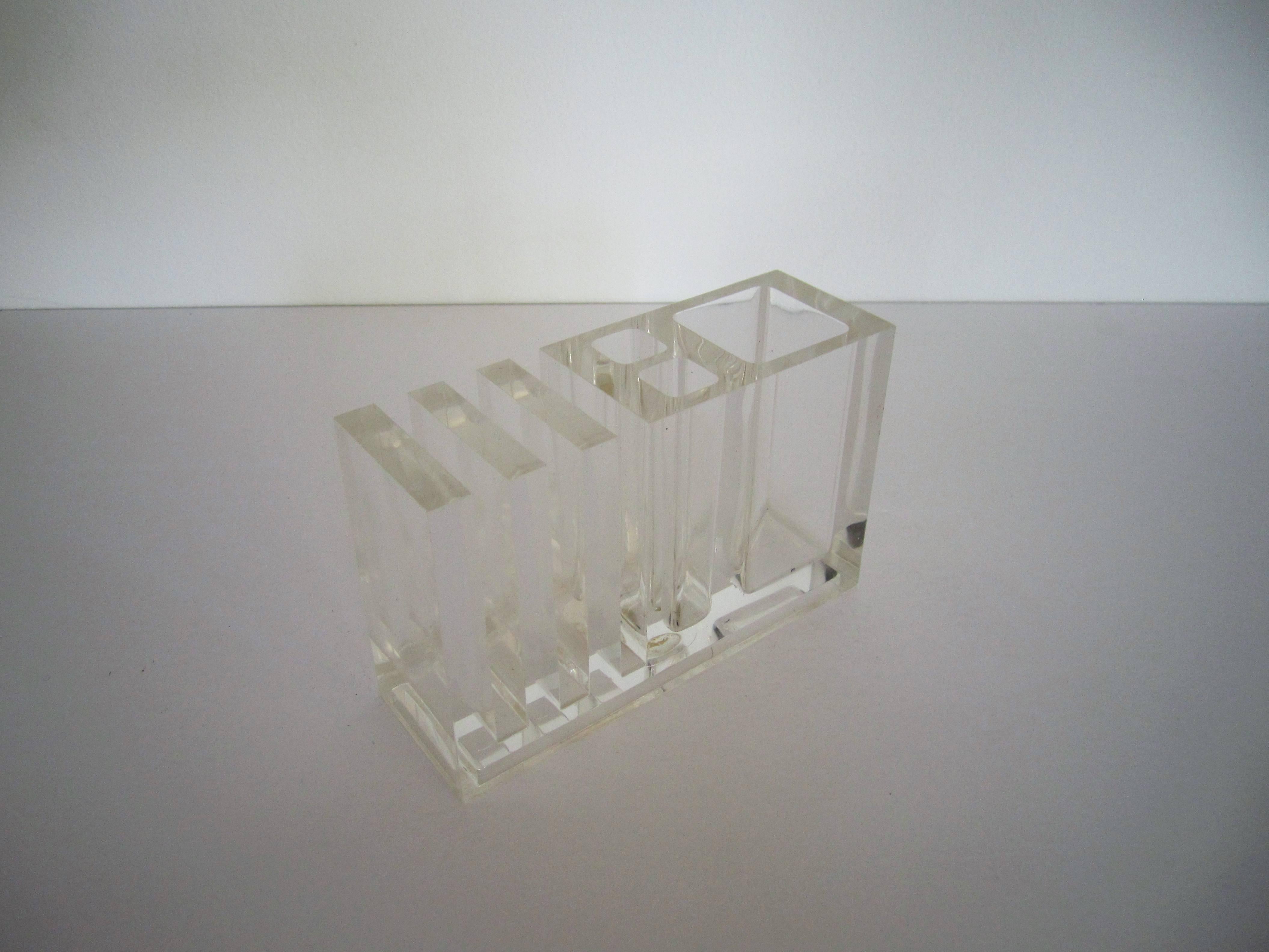 Italian Postmodern Lucite Pen or Pencil Desk Holder By Designer Rede Guzzini In Good Condition In New York, NY