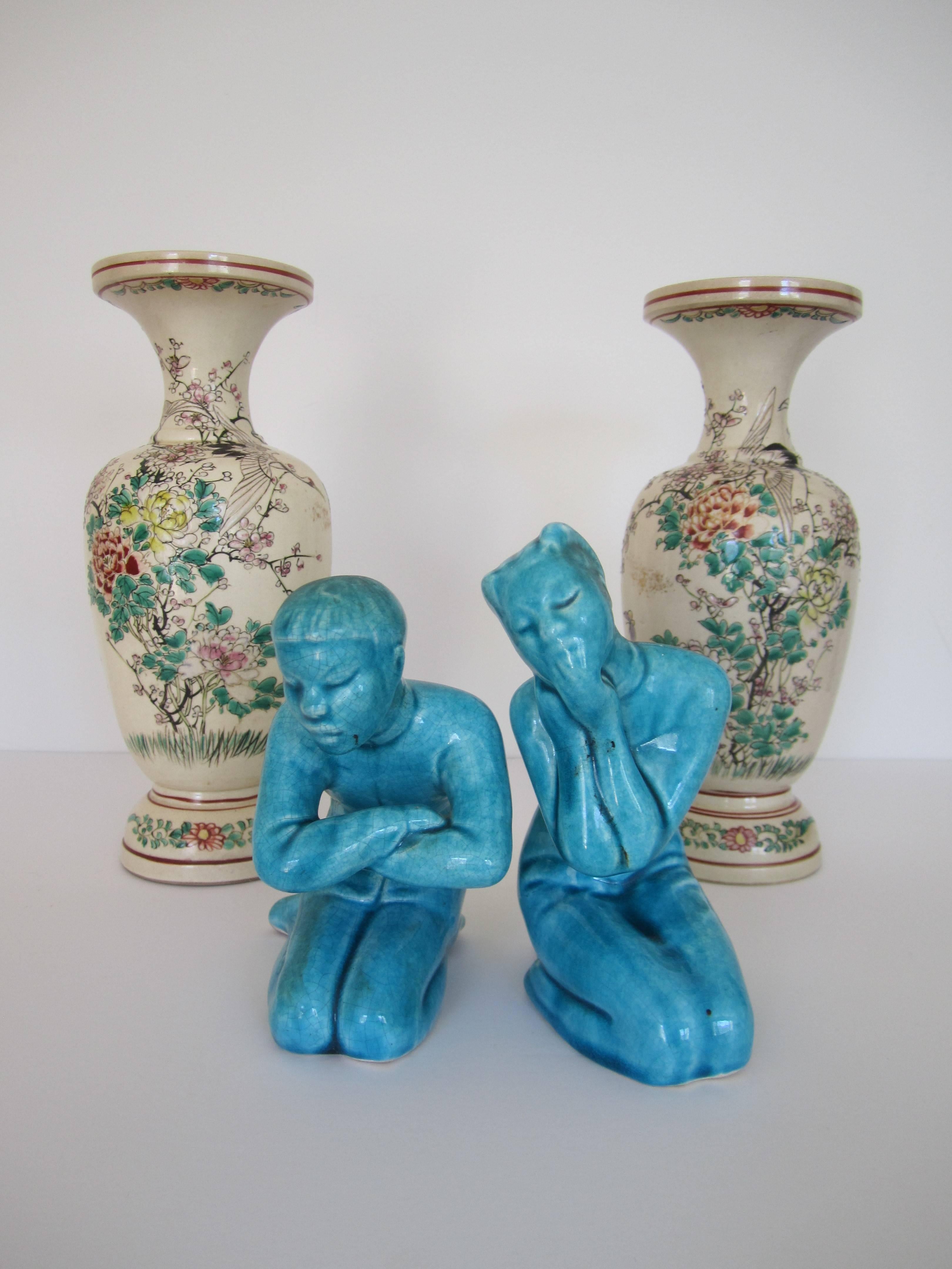 Japanese Earthenware Vases with Birds and Butterflies, Pair  In Good Condition For Sale In New York, NY