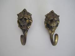 Vintage Pair of European Brass Lion Head Hardware Wandhaken