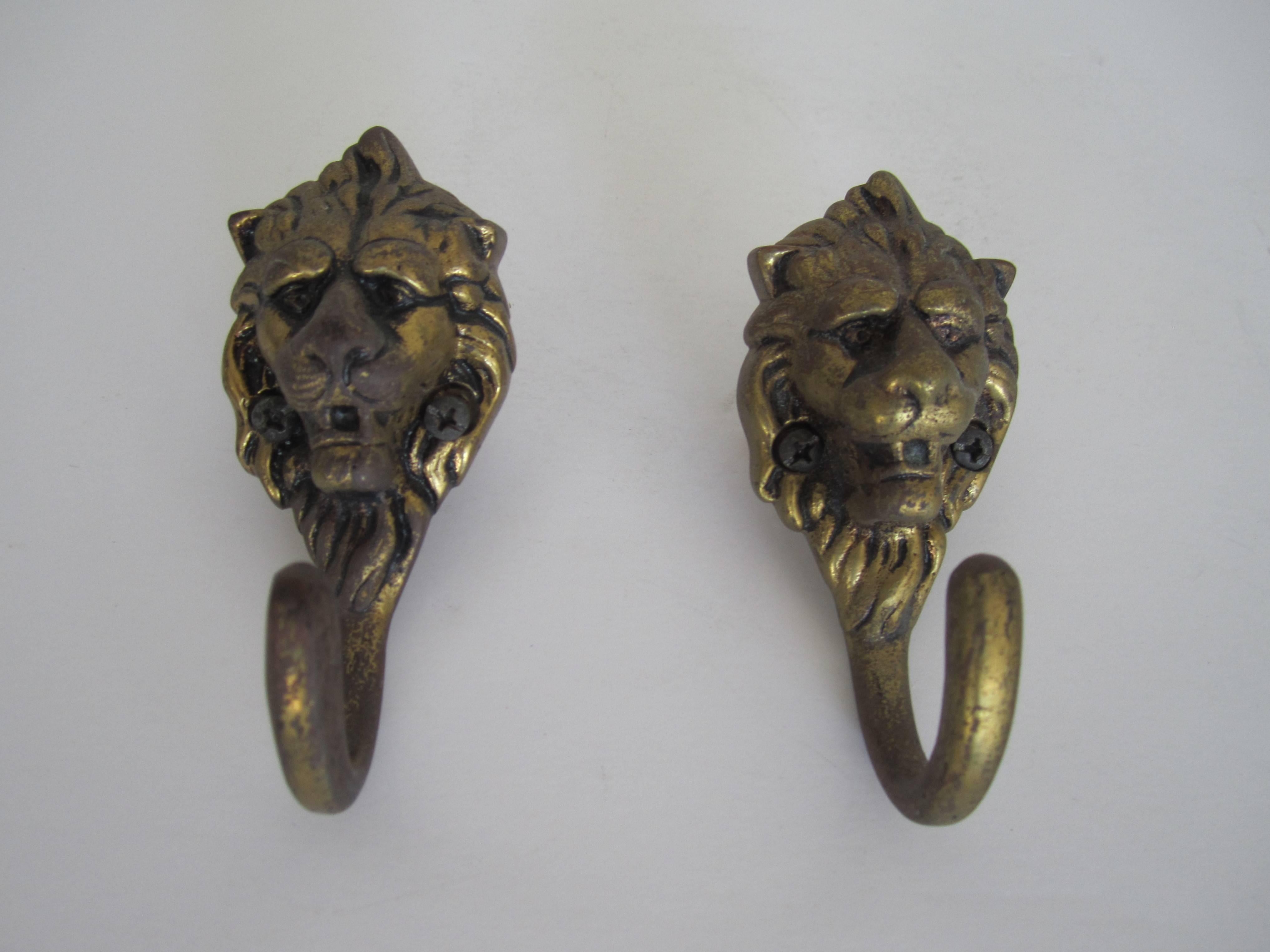 Vintage Pair of European Brass Lion Head Hardware Wall Hooks In Good Condition In New York, NY