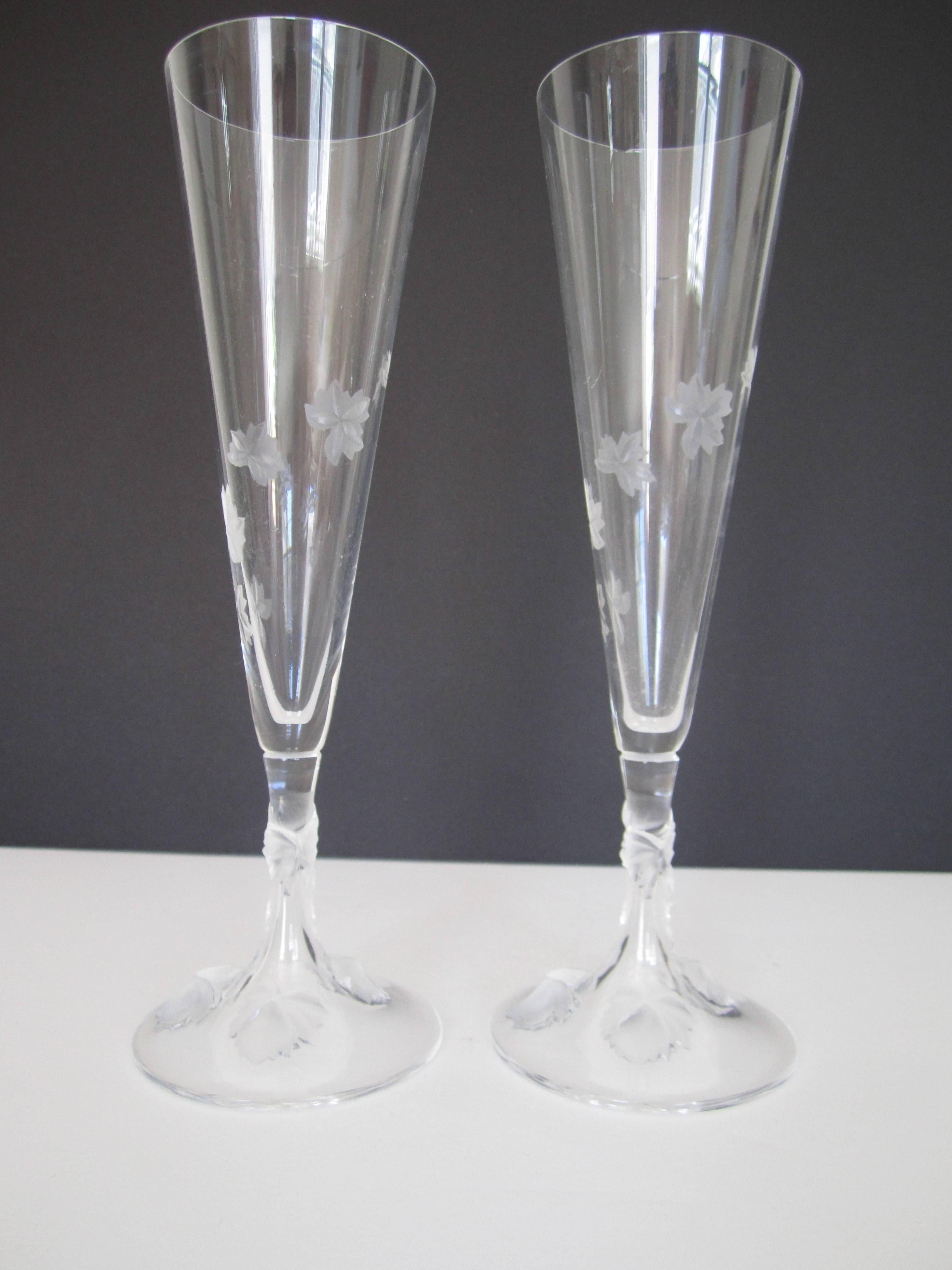 Pair of Vintage Signed Lalique Champagne Flute Glasses In Excellent Condition In New York, NY