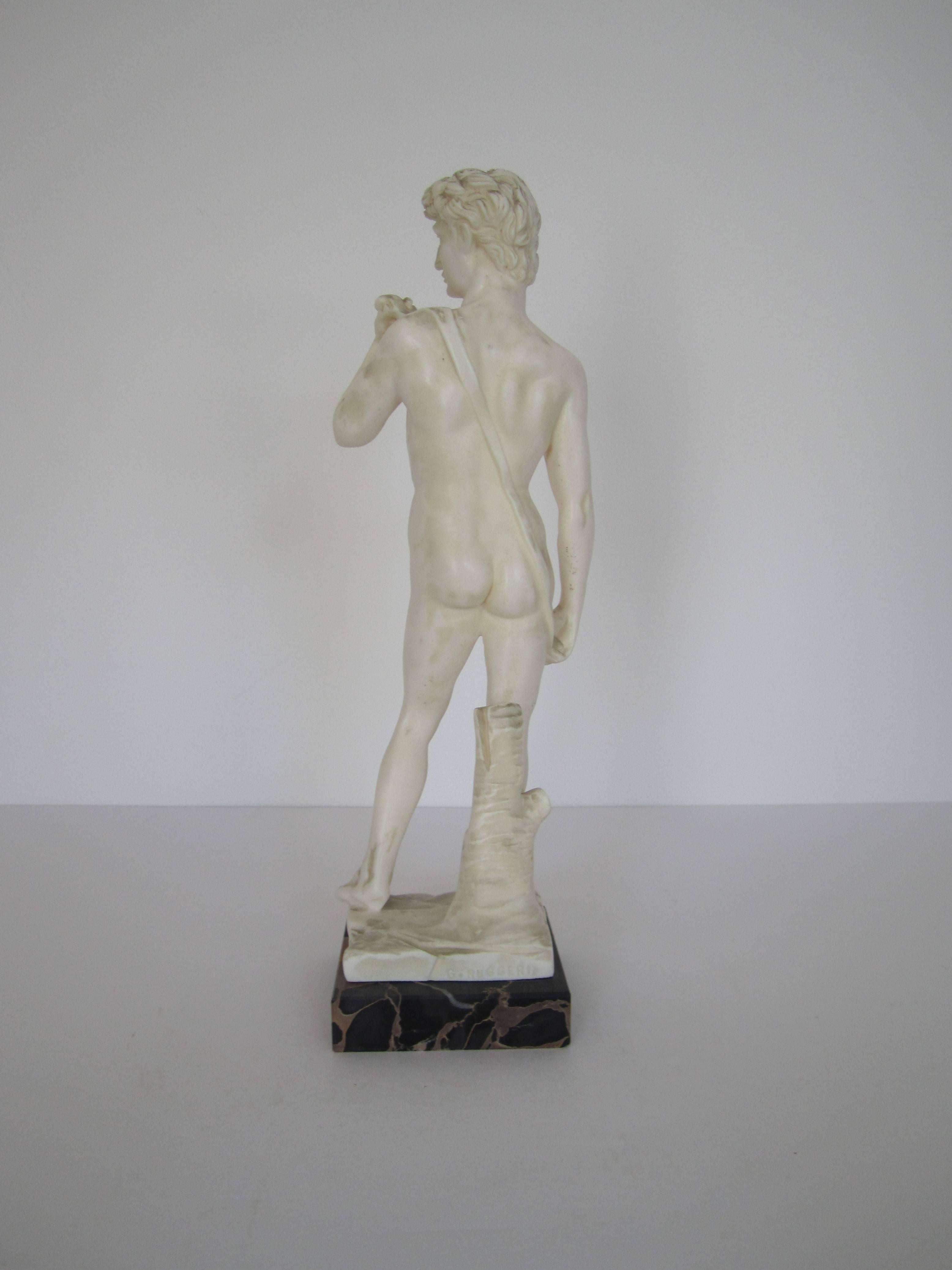 Classical Roman Classic Italian Roman Sculpture of the 'David' on Black Marble Base For Sale