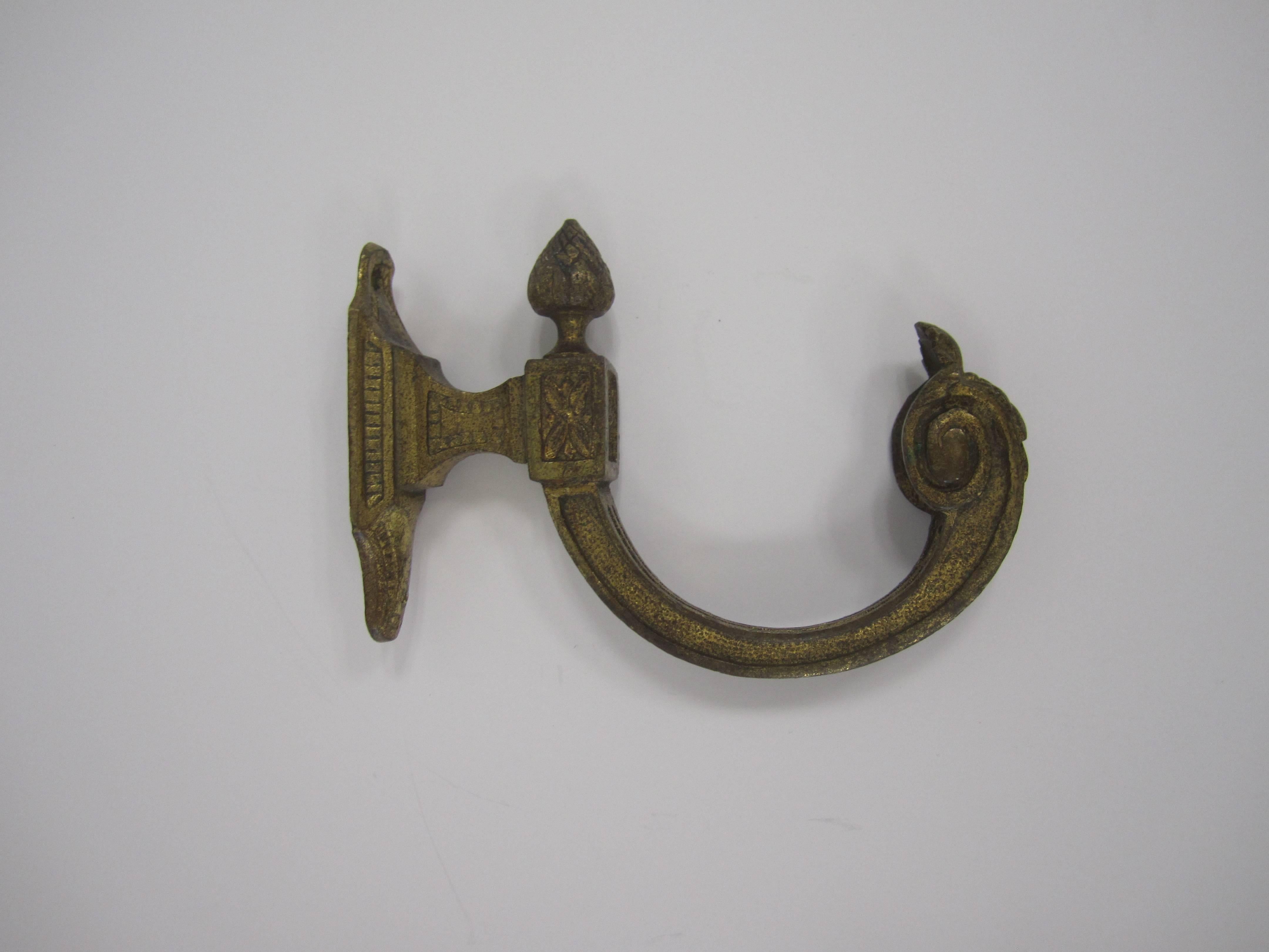 Vintage Gilded Bronze French Louis XVI Style Hardware Wall Hook In Excellent Condition In New York, NY