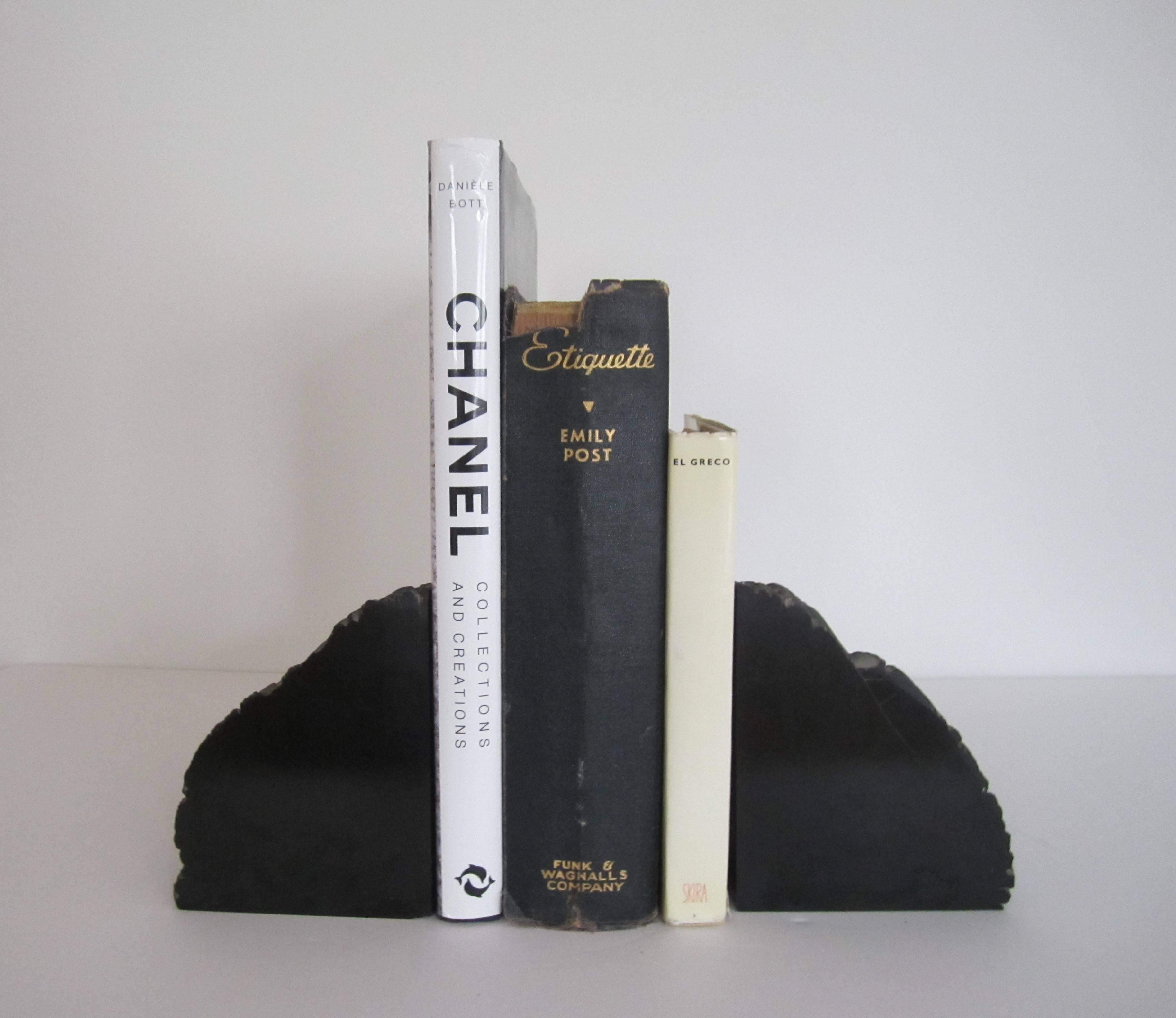 Pair of Vintage Black Natural Stone Bookends In Excellent Condition In New York, NY