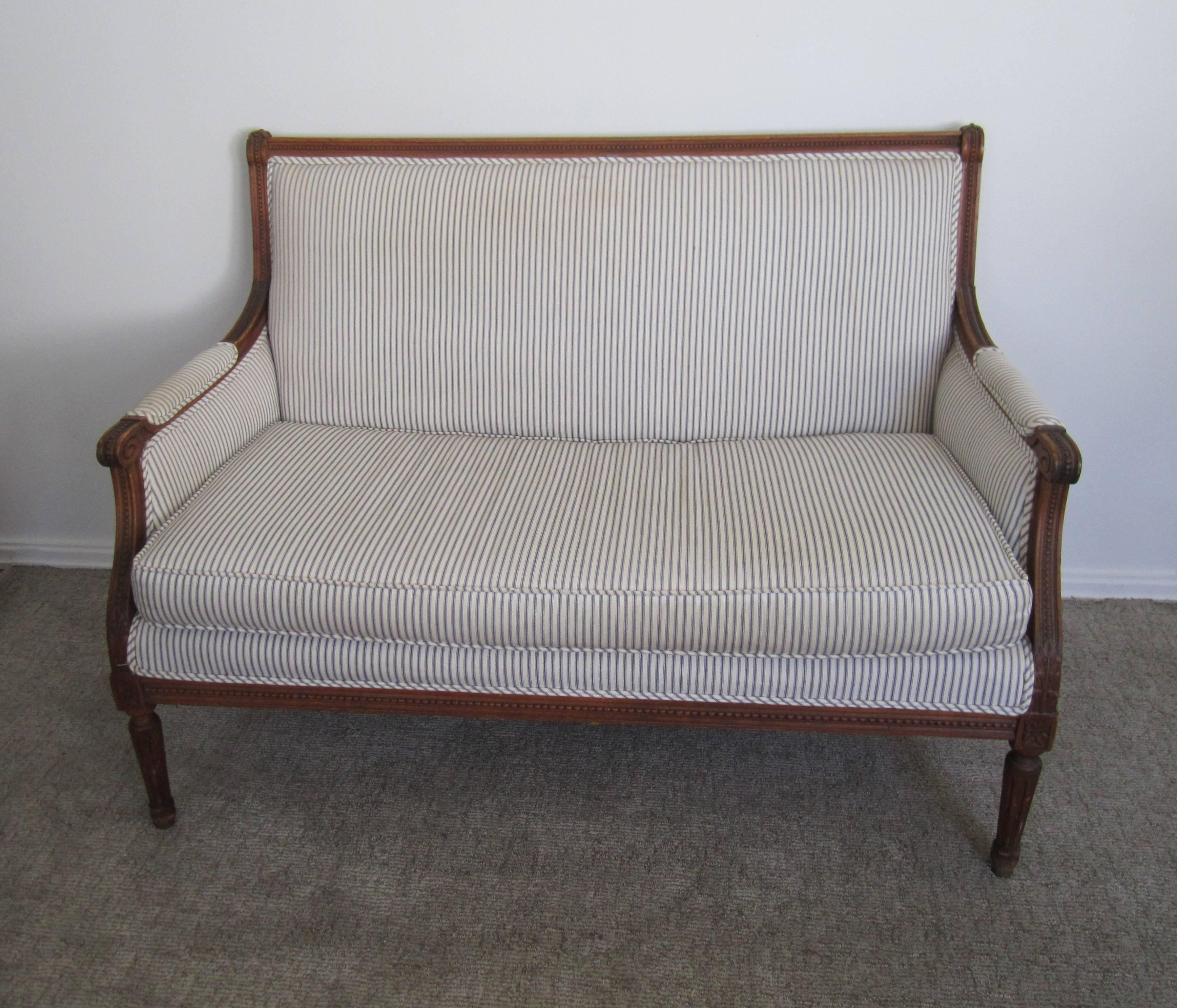 Antique French Louis XVI Style Blue and White Upholstered Settee Sofa In Excellent Condition In New York, NY