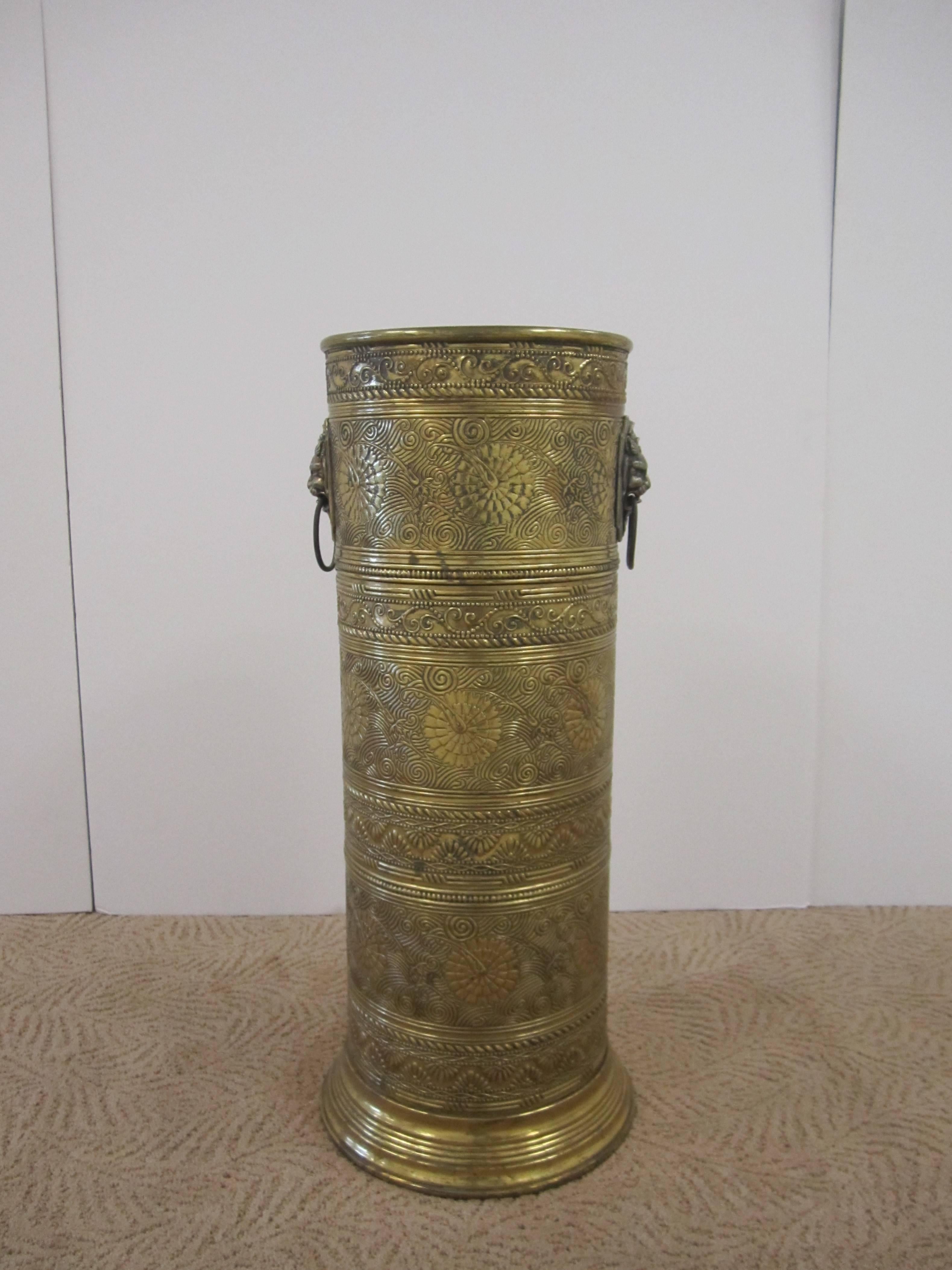 Metal Vintage Brass Umbrella Stand with Decorative Lion Heads