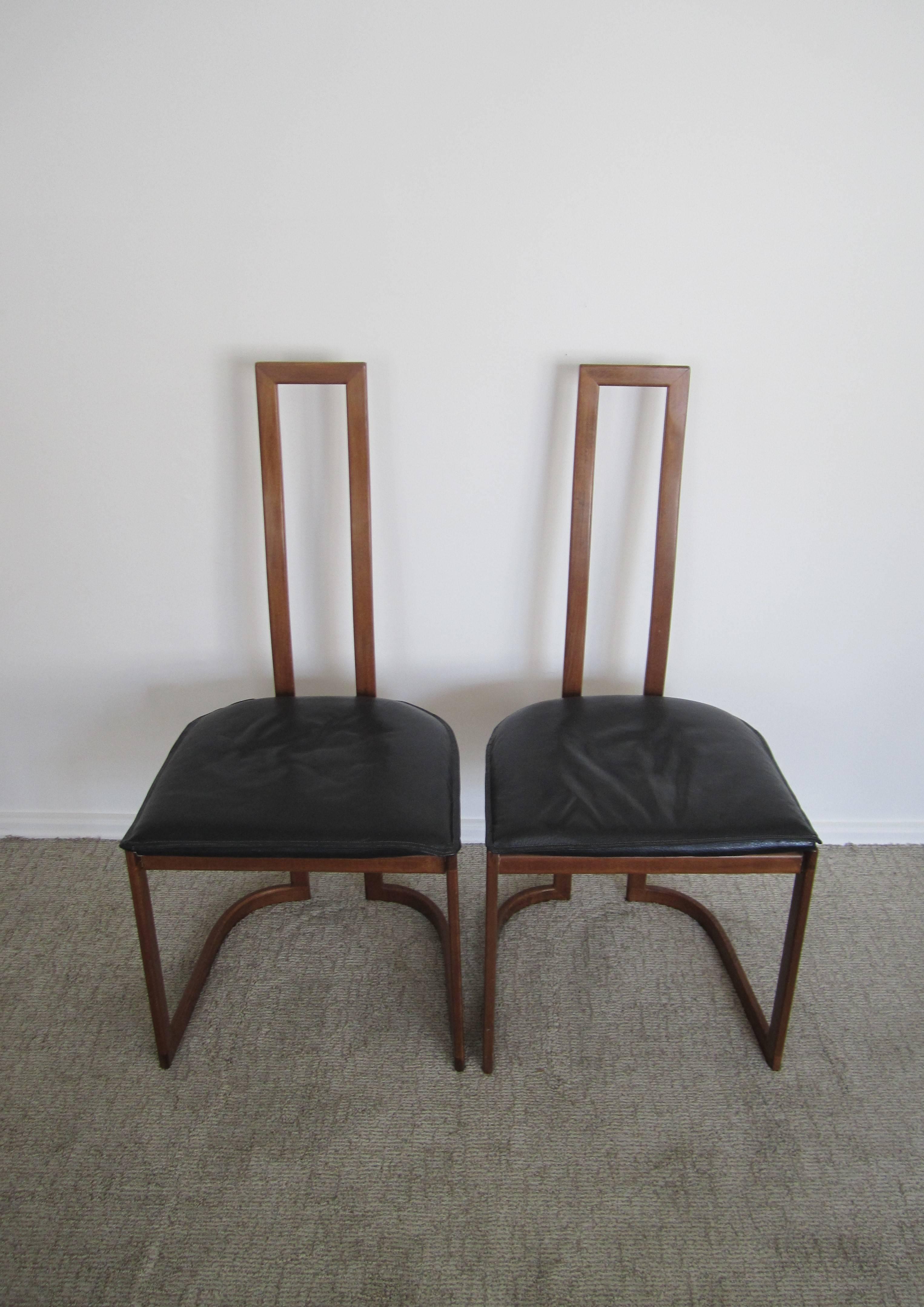 Pair of Modern Italian Side Chairs In Good Condition In New York, NY