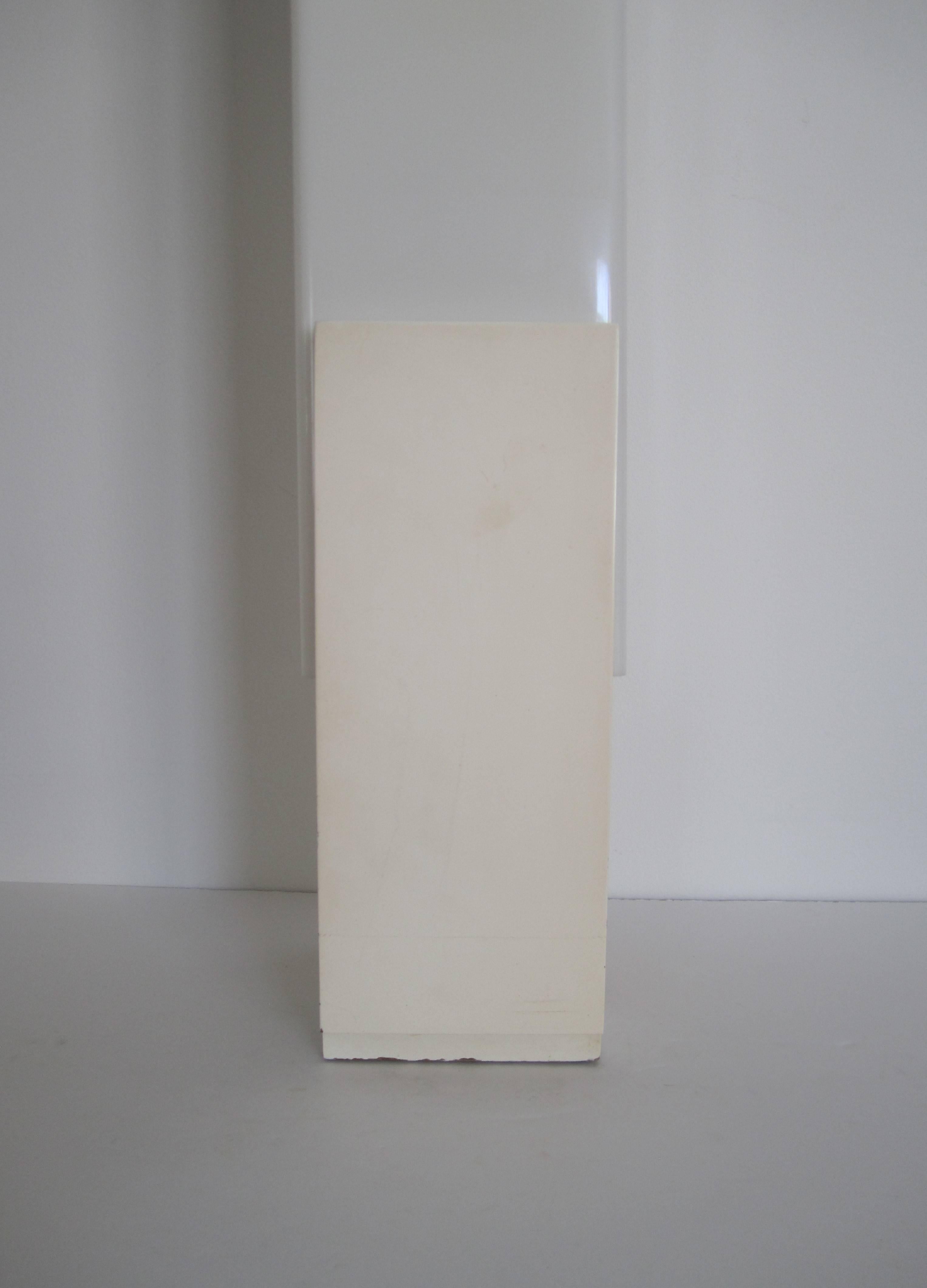 Modern White Acrylic Table or Floor Lamp, circa 1960s For Sale 3