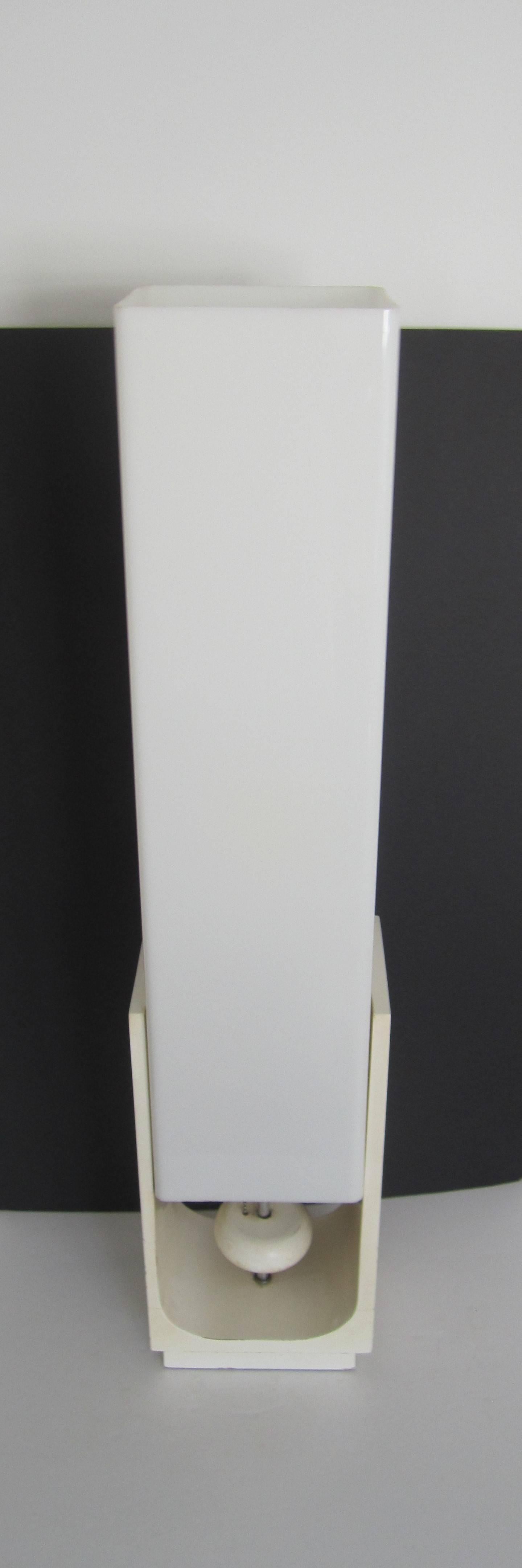 Moderne Tisch- oder Stehlampe aus weißem Acryl, ca. 1960er Jahre im Angebot 6