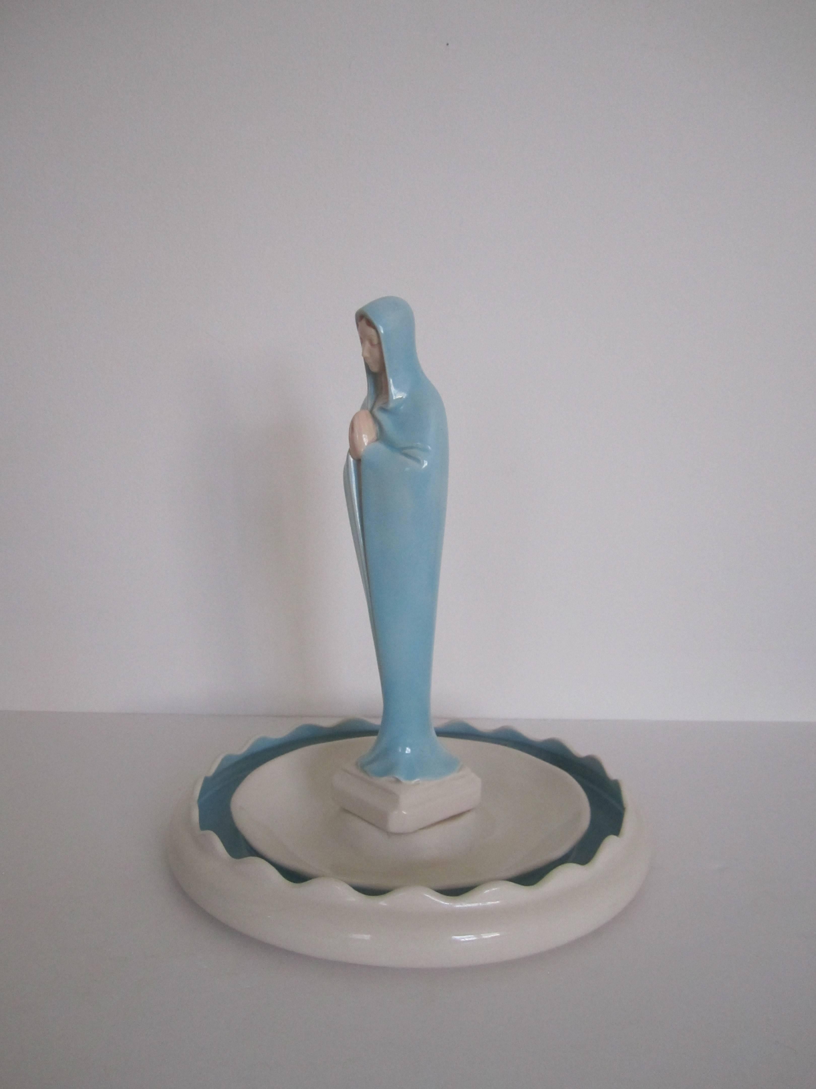 Vintage Mother Mary Sculpture  In Excellent Condition In New York, NY