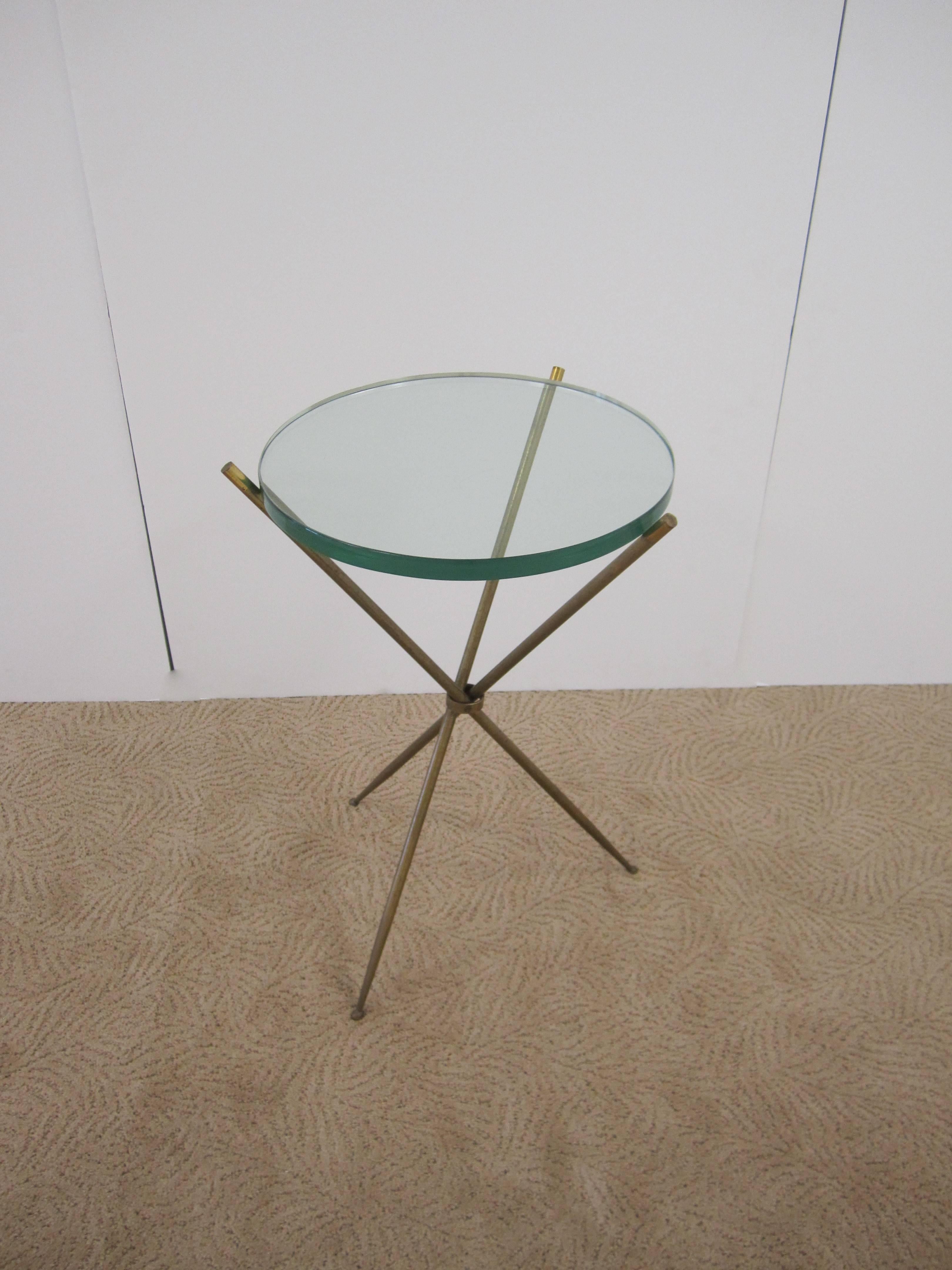 Mid-20th Century Vintage Modern Italian Brass and Glass Tripod Side Table after Gio Ponti, Italy