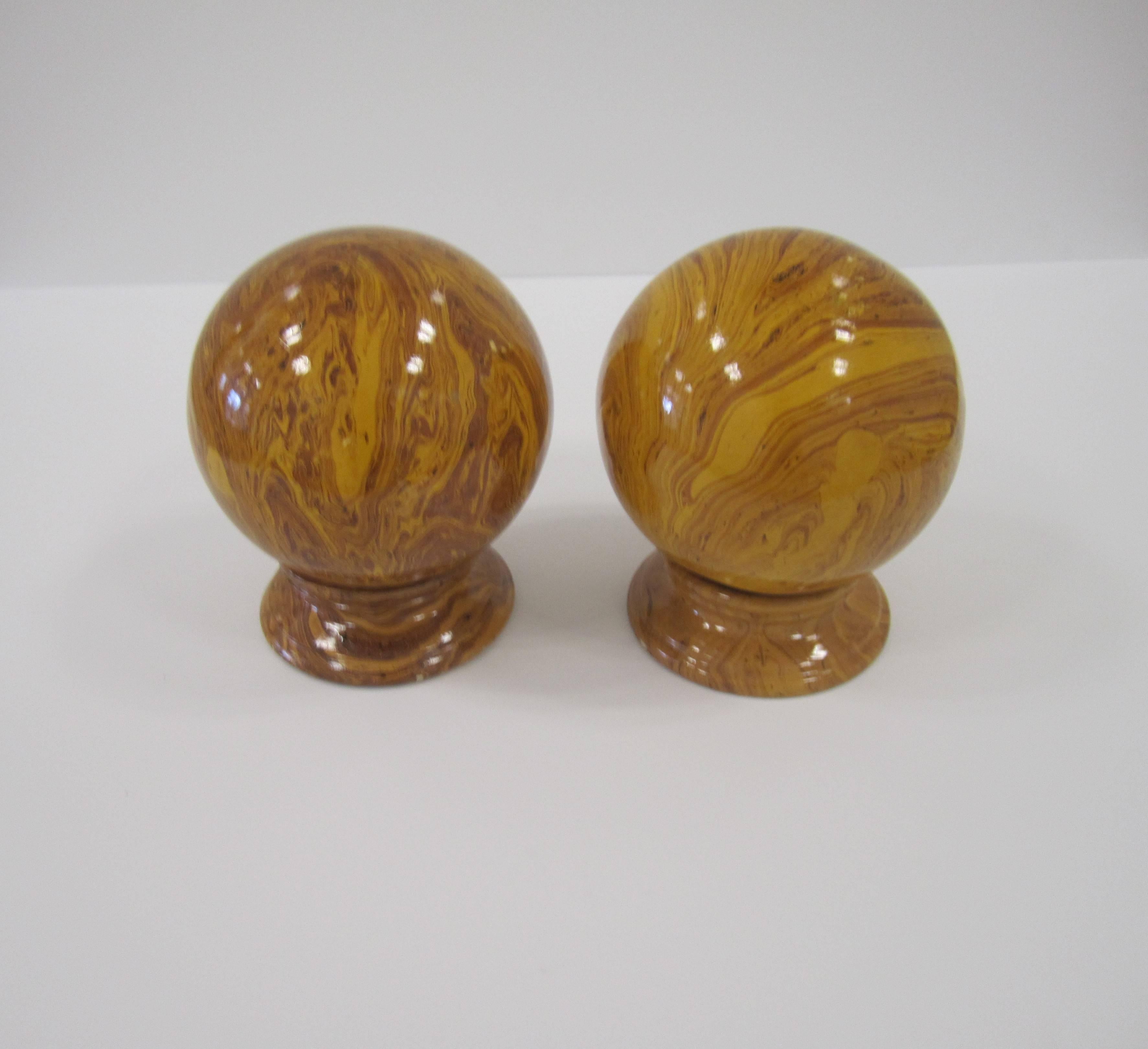 Italian Yellow Pottery Marbleized Ball Spheres Garnitures on Pedestals, Pair For Sale 3