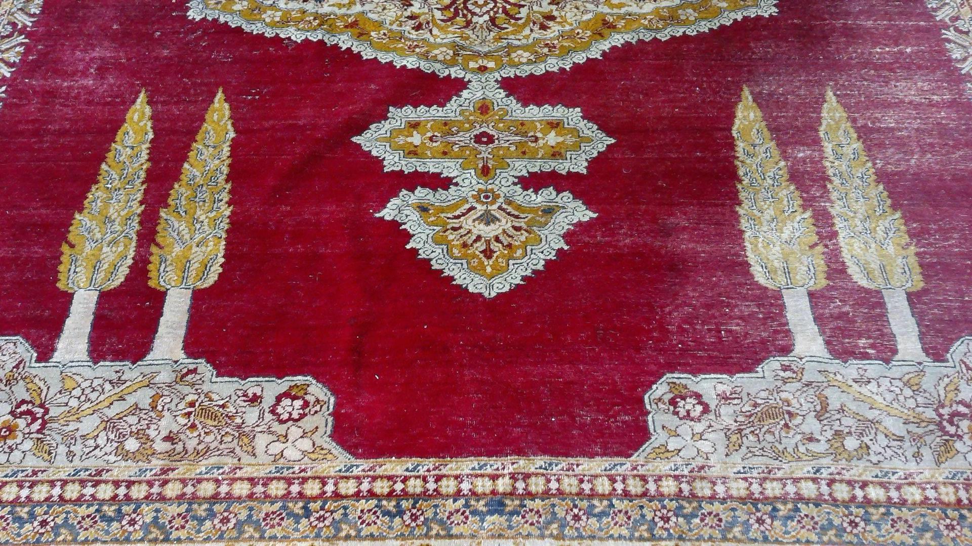Antique Turkish Red Sivas Rug In Good Condition In New York, NY
