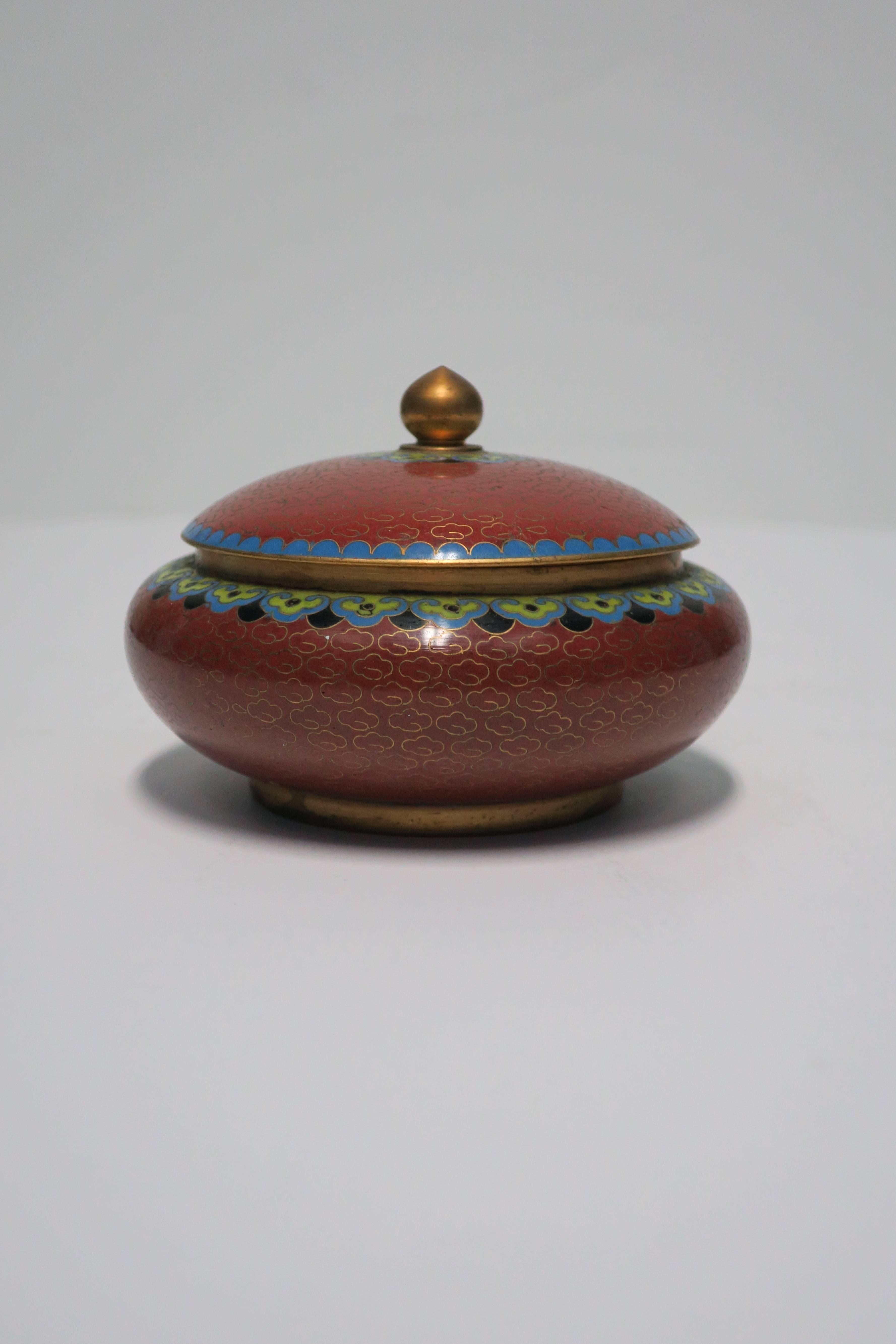 Vintage Burgundy Red Asian Cloisonné Jewelry Box, 1970s In Excellent Condition In New York, NY