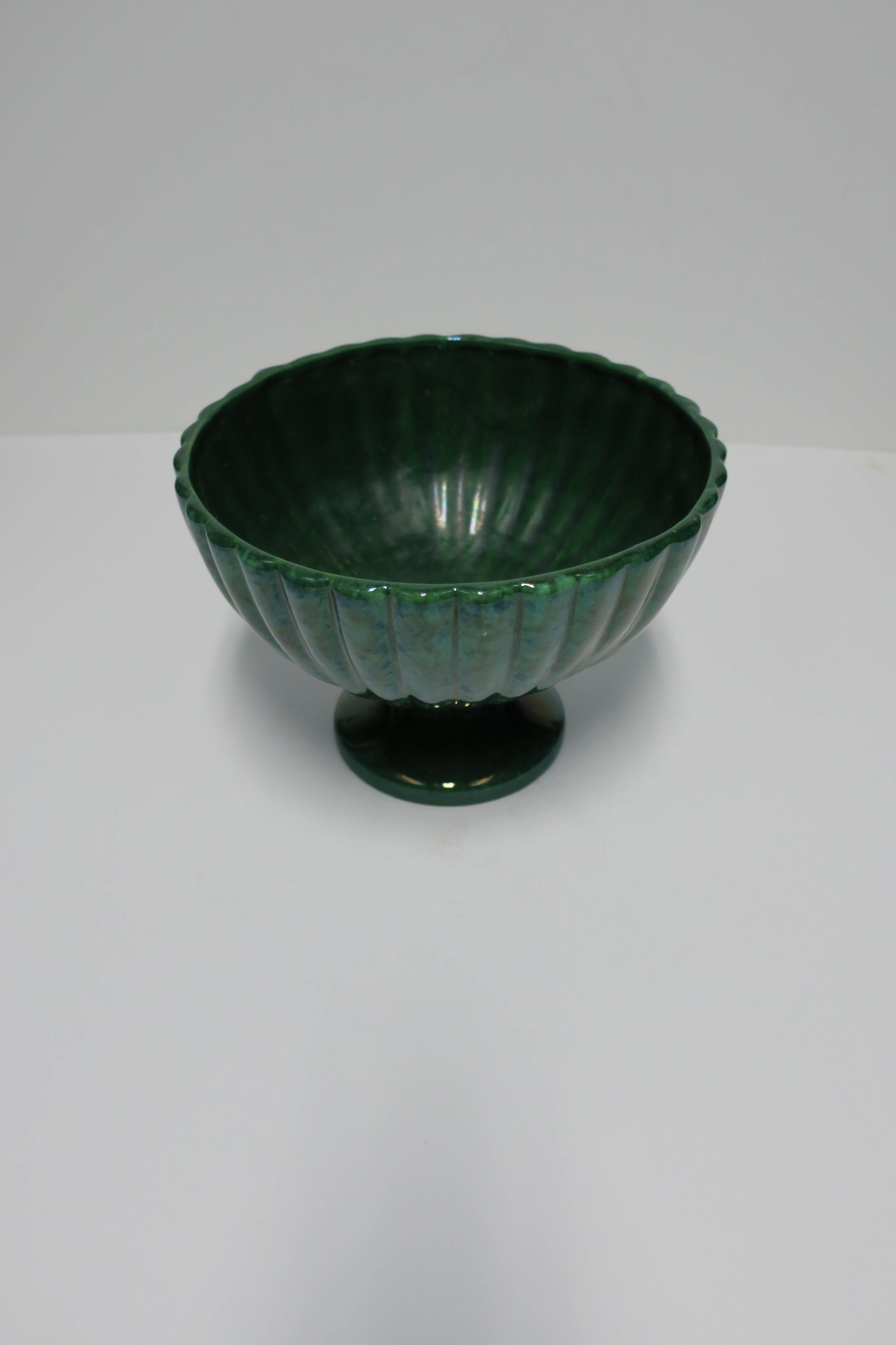 Mid-20th Century Vintage Art Deco Hunter Green Large Fluted Pottery Urn, circa 1930s