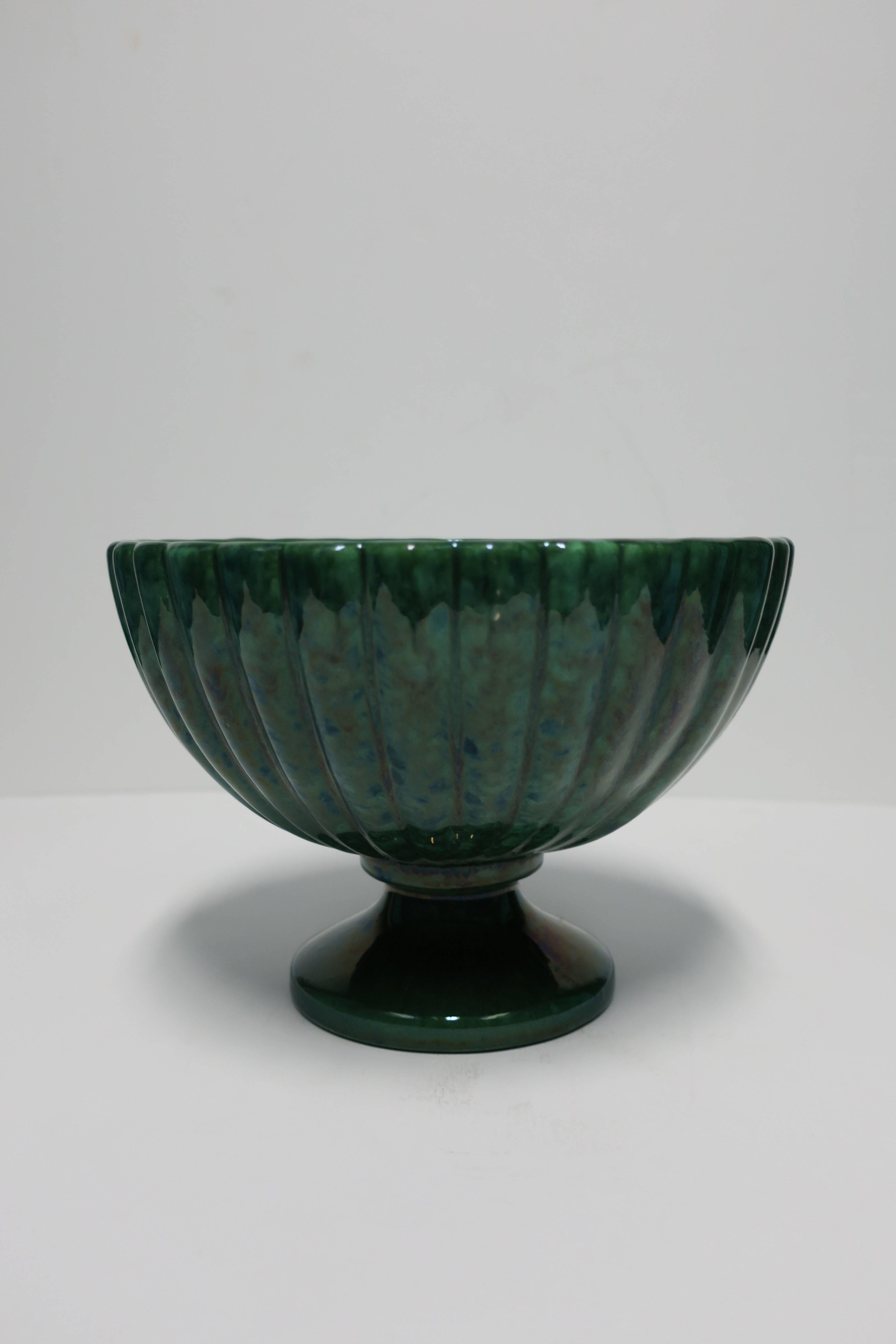 American Vintage Art Deco Hunter Green Large Fluted Pottery Urn, circa 1930s
