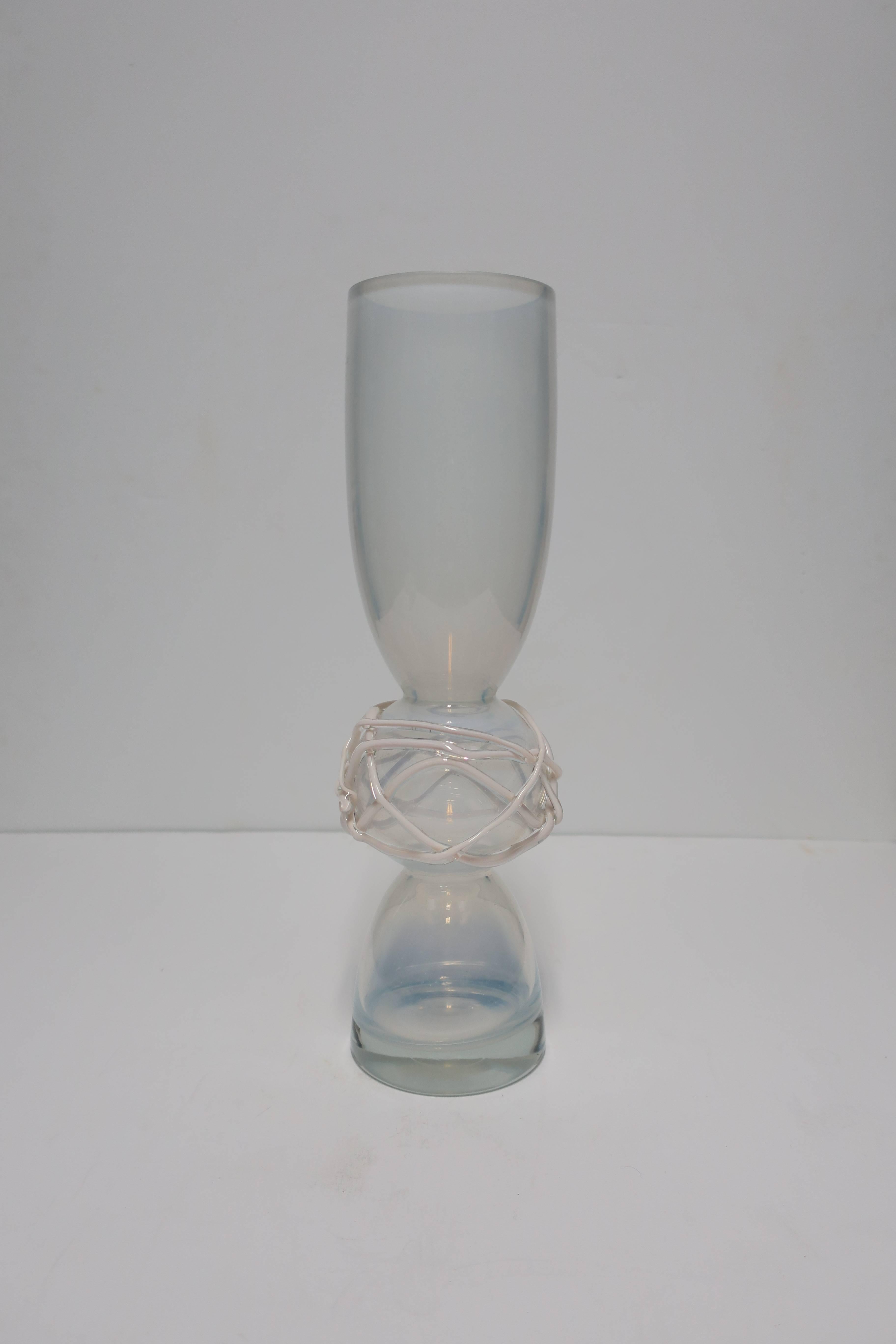 White Opaline Art Glass Vase with Abstract Design Postmodern  For Sale 3