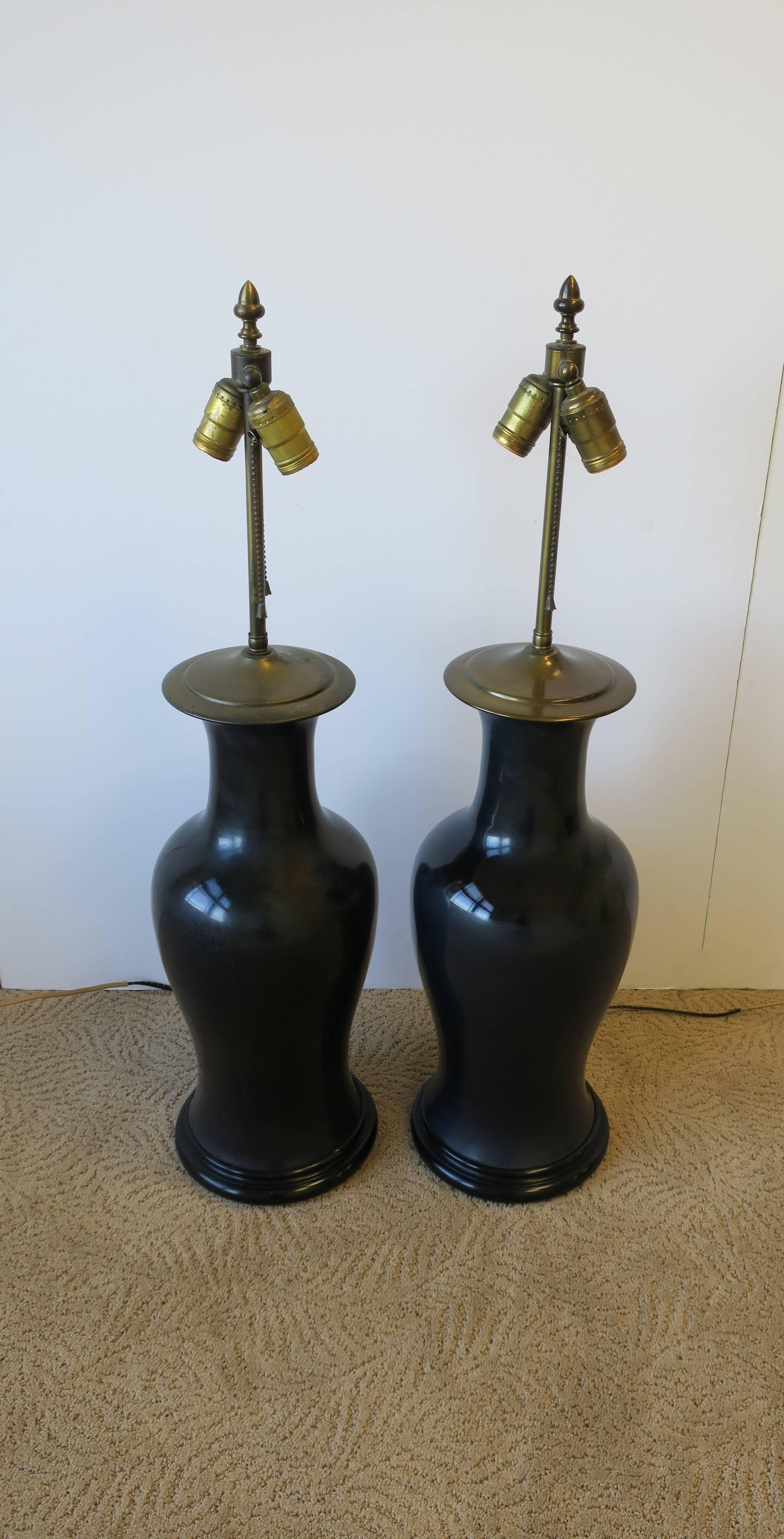 Late 20th Century Black Ginger Jar Ceramic Pottery and Brass Table Lamps, Pair For Sale