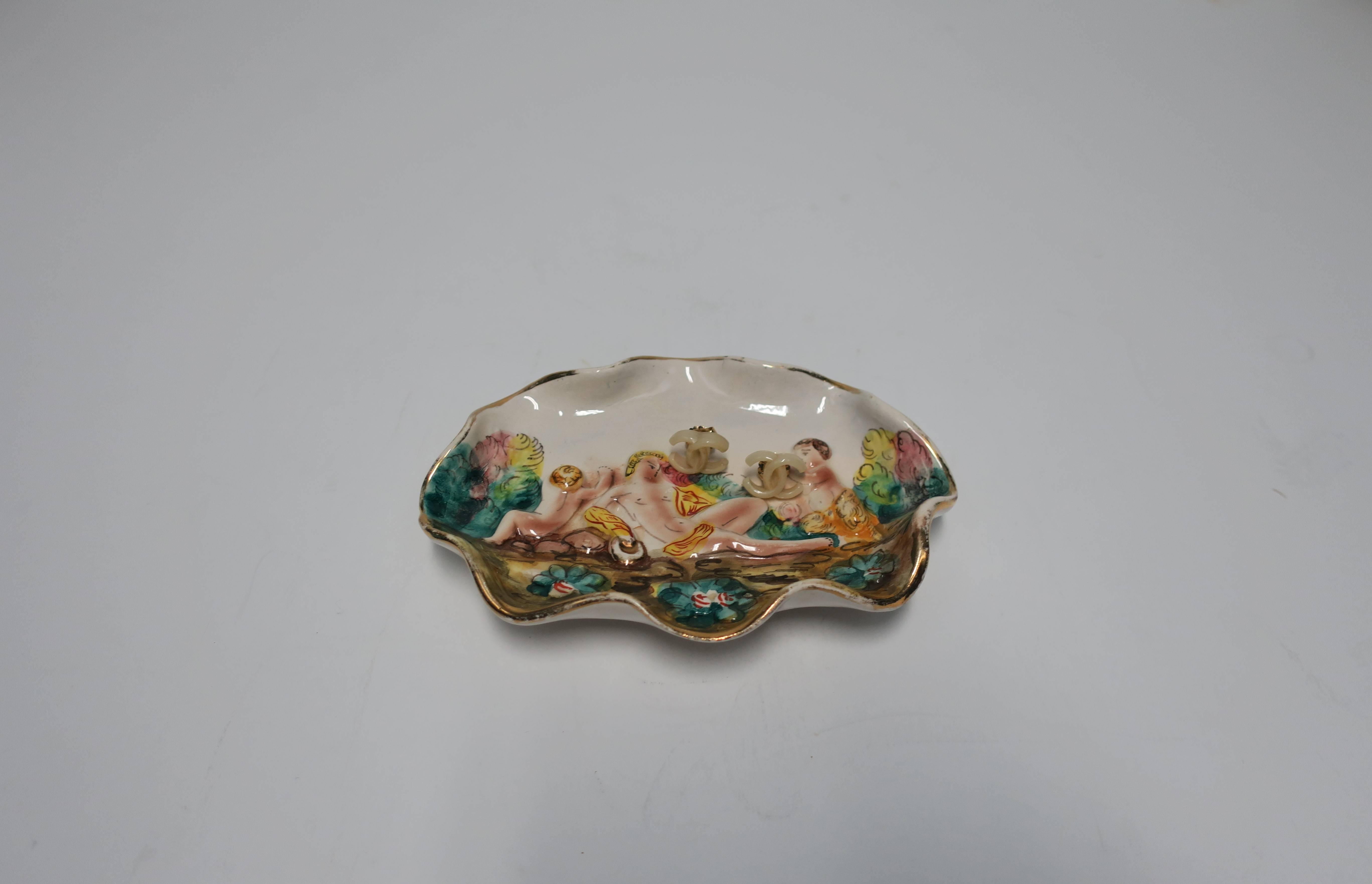 Italian Jewelry Dish with Male Relief Scene For Sale 4