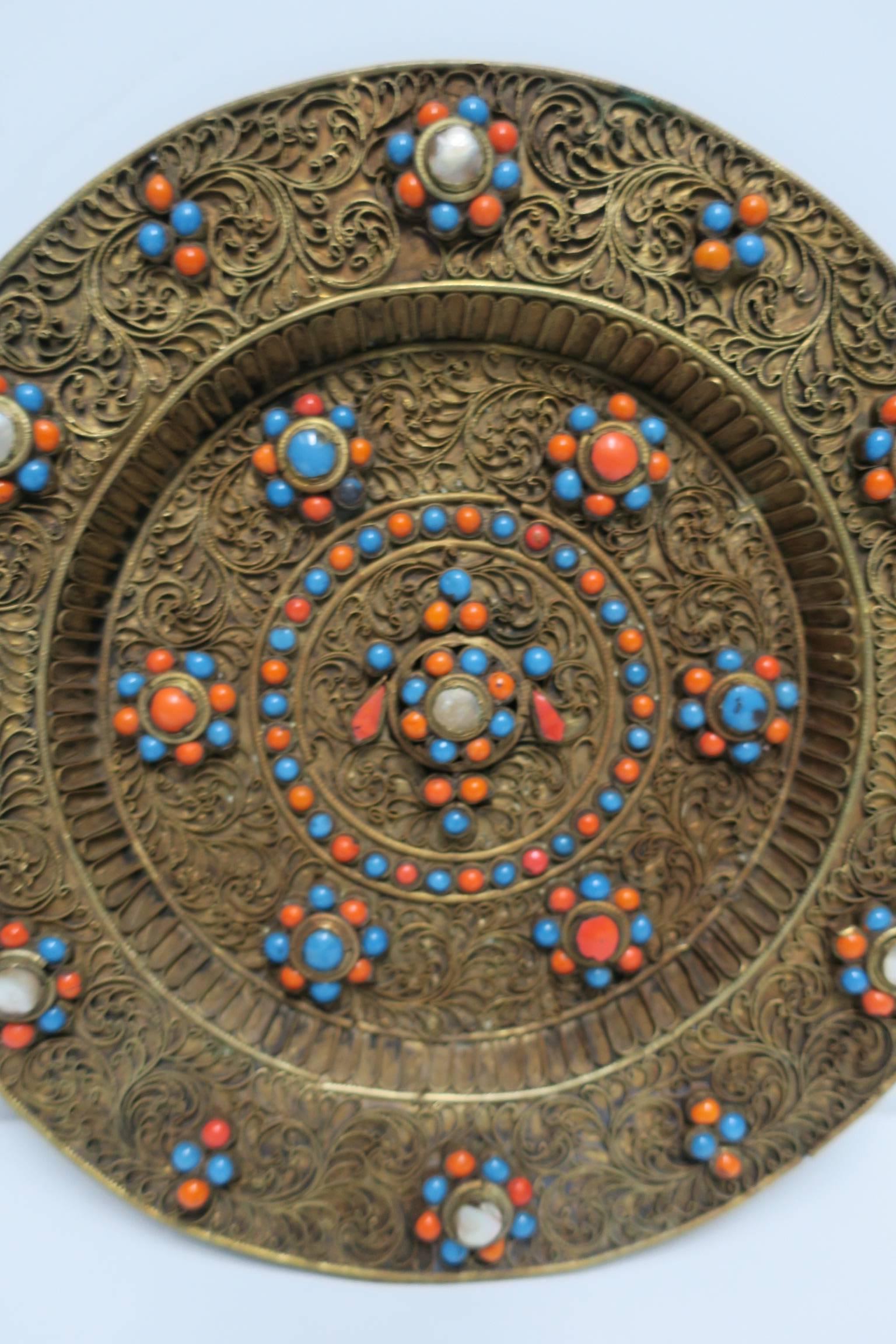 Assiette murale décorative en laiton et nacre, népalaise en vente 3