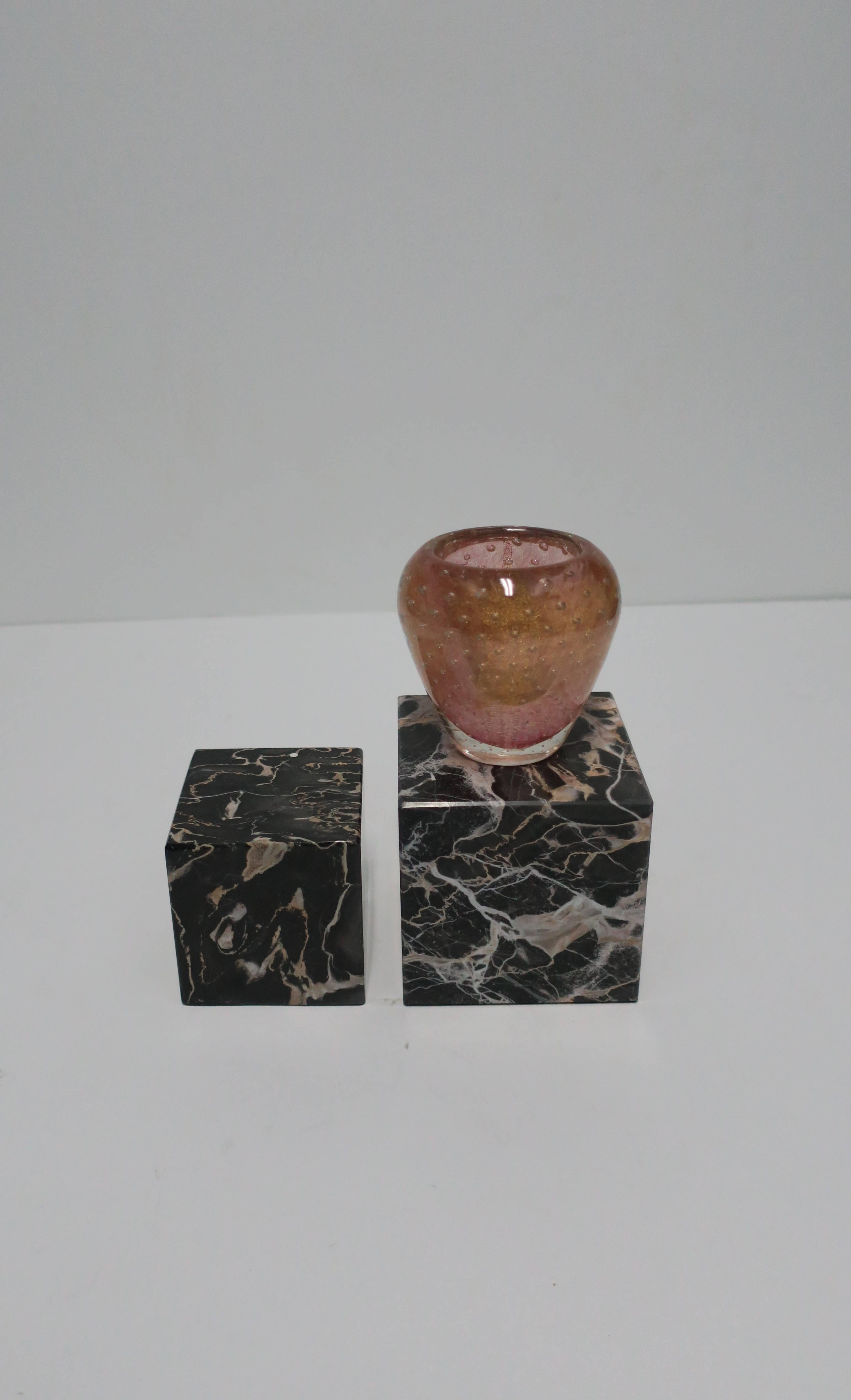 Pair of Vintage Black and White Marble Bookends or Pedestals In Excellent Condition In New York, NY