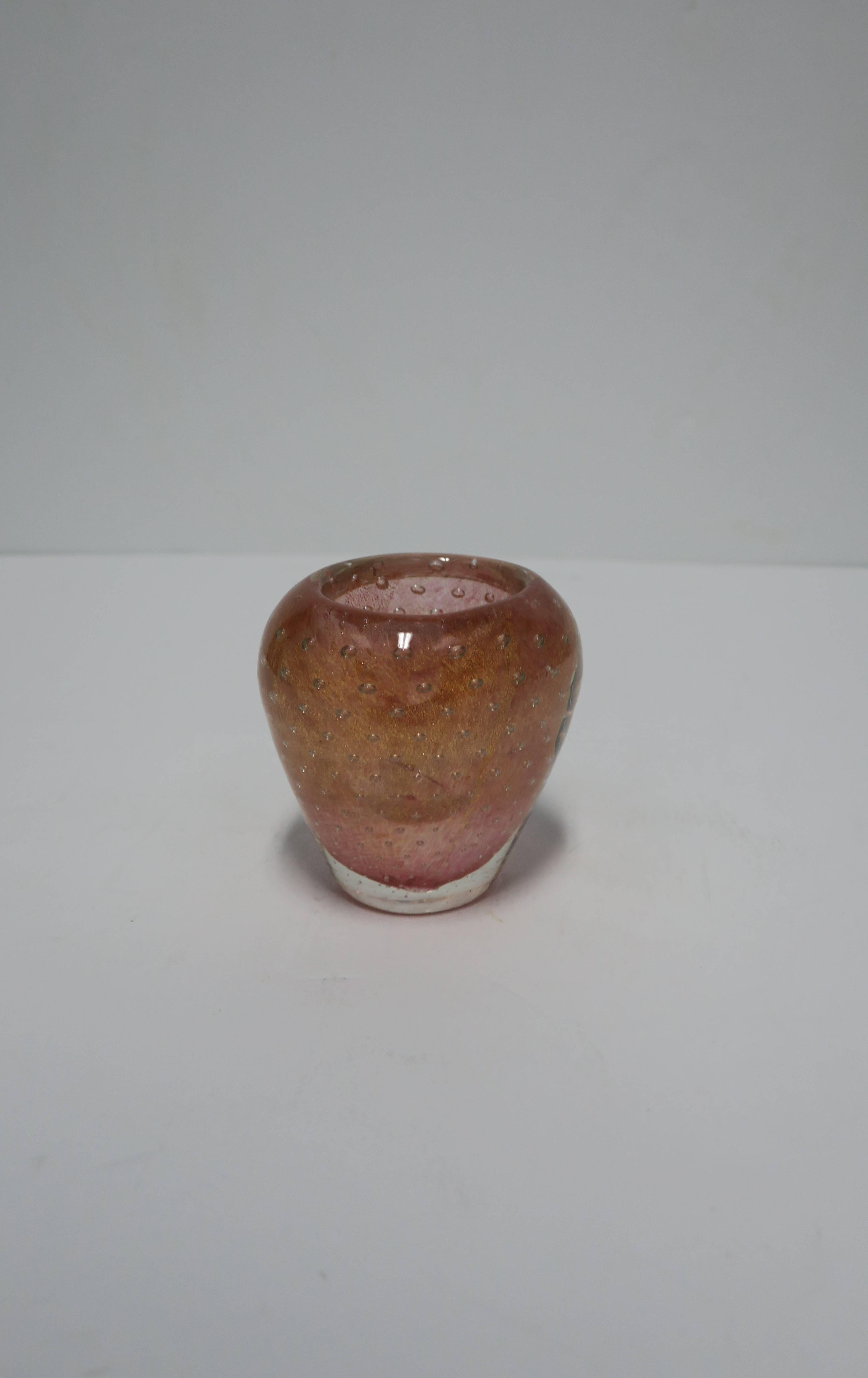 Pink and Gold Ombre Modern Italian Murano Barovier Toso Art Glass Vase For Sale 1