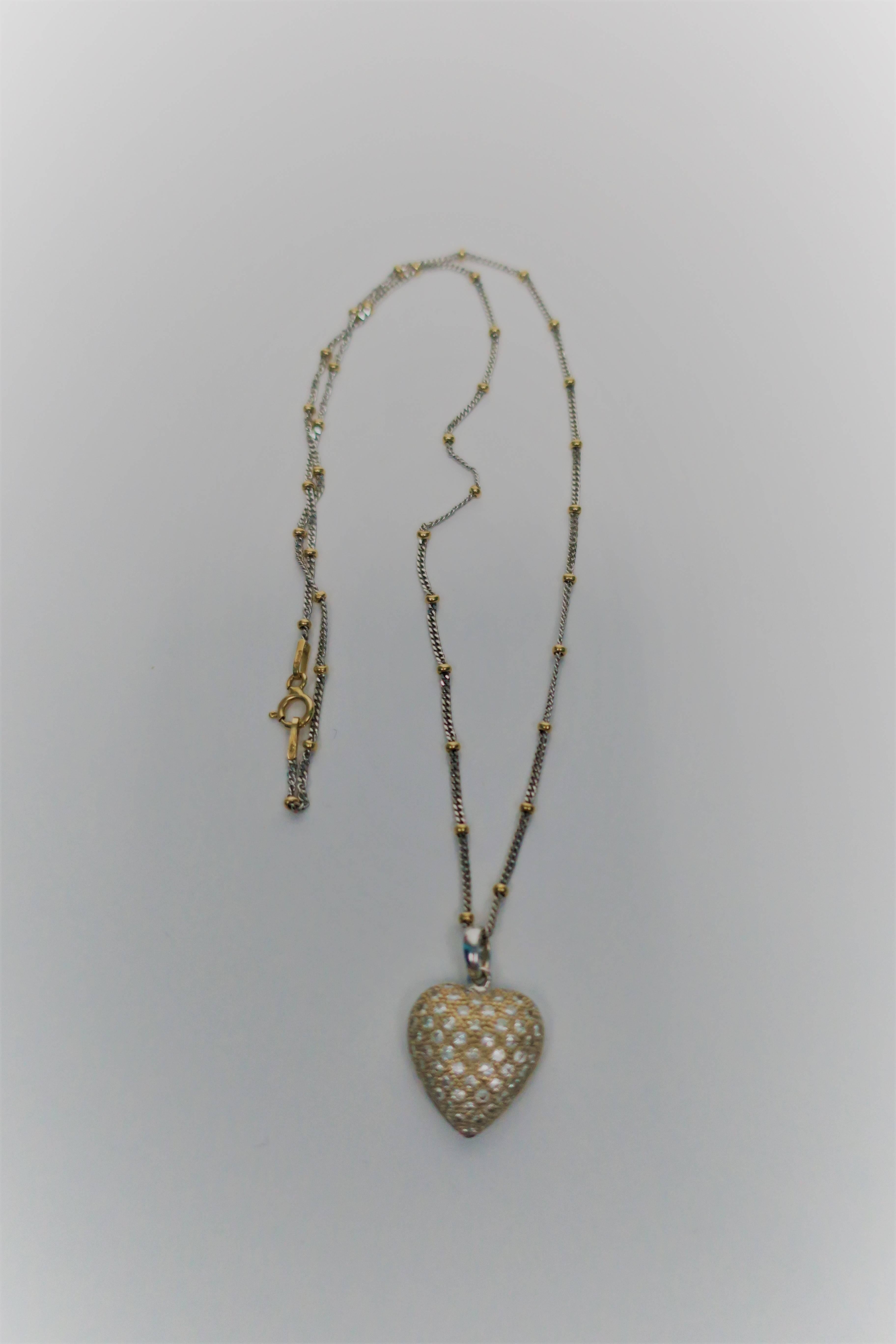 Pave Diamonds and 18 Karat Gold Pendant Heart Necklace in the Style of Cartier In Excellent Condition In New York, NY