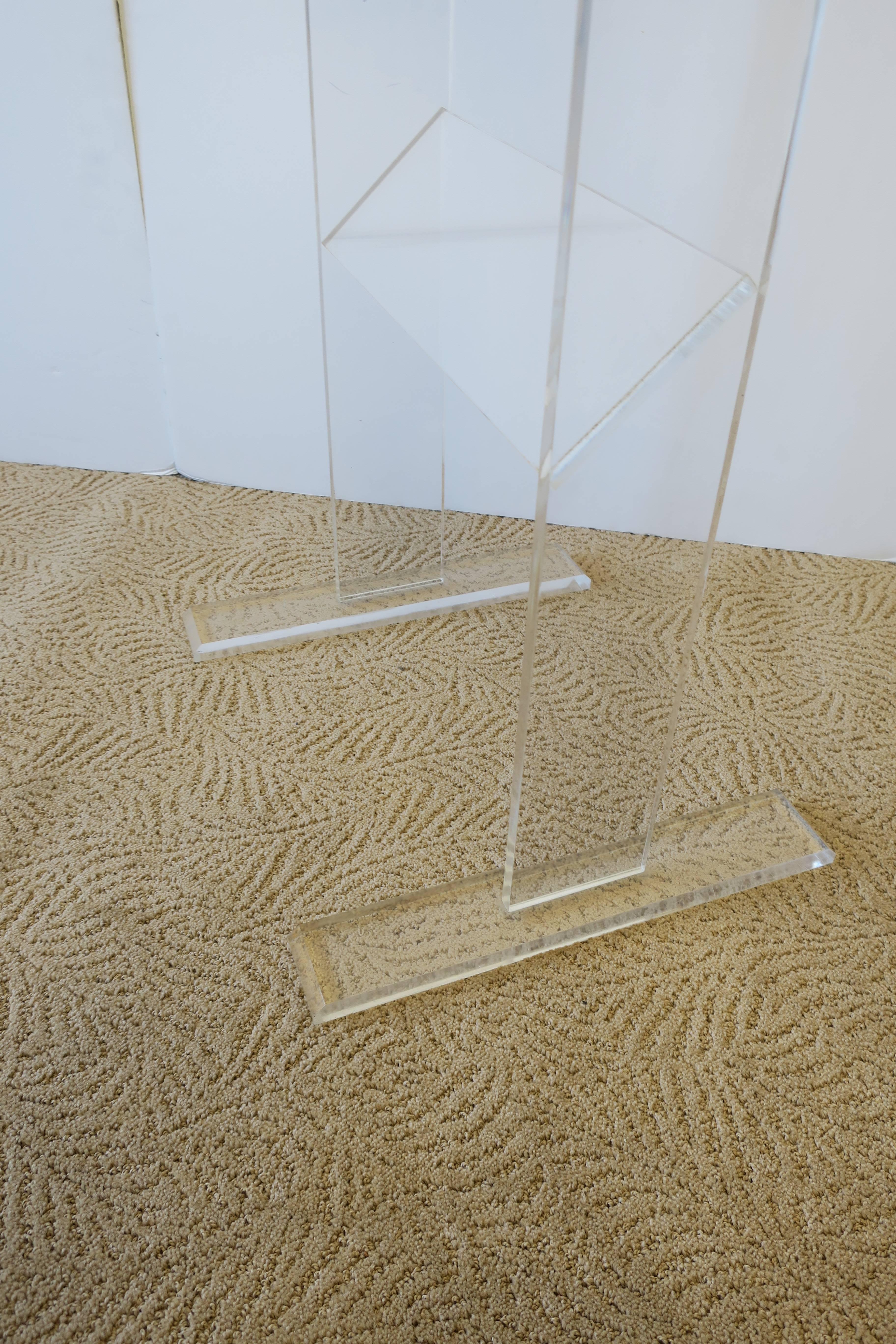 Lucite Clothing Valet or Rack In Excellent Condition In New York, NY